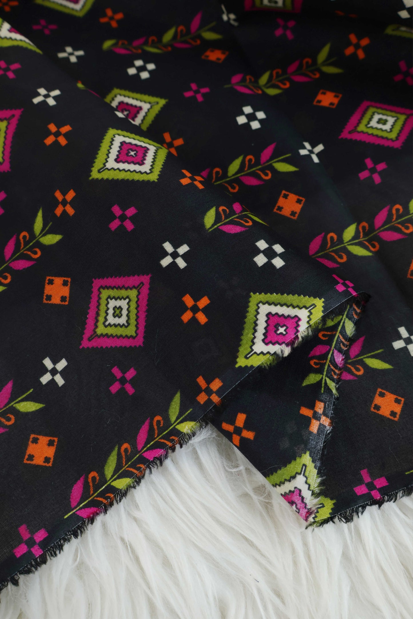 2Piece – Printed Lawn L2P174