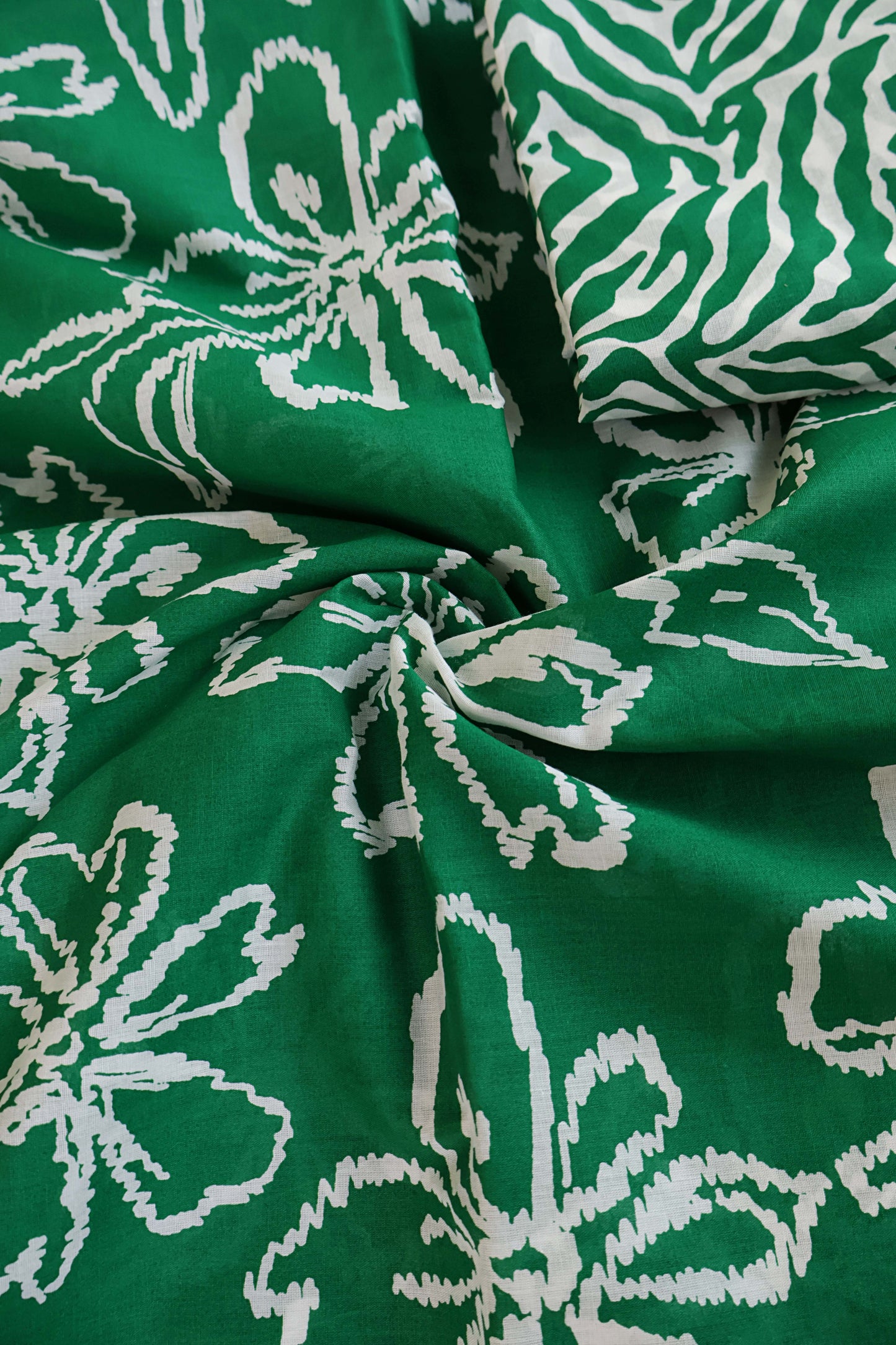 2Piece – Printed Lawn L2P390