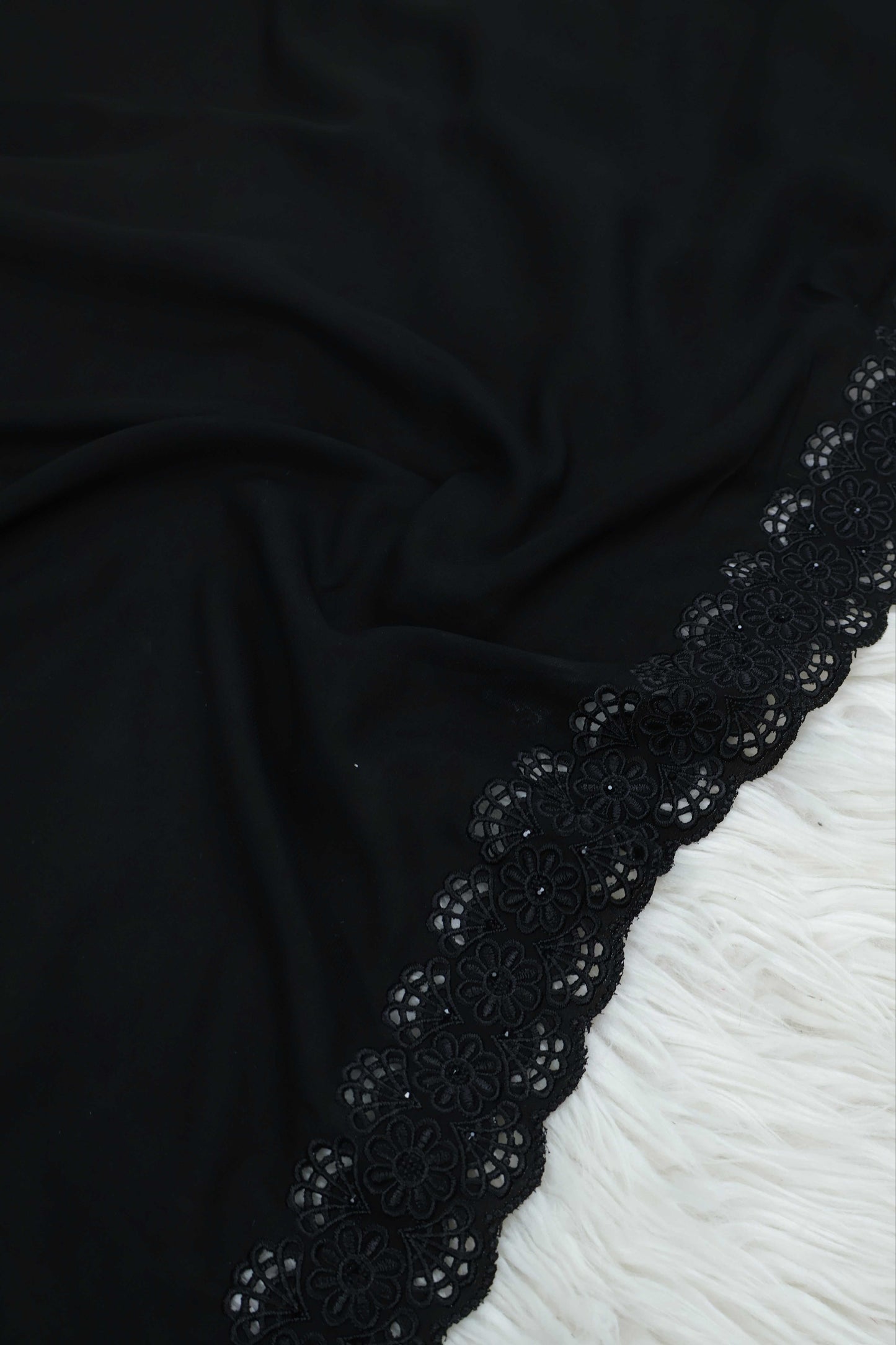 Embroidered Boarder Shawl HLSH71