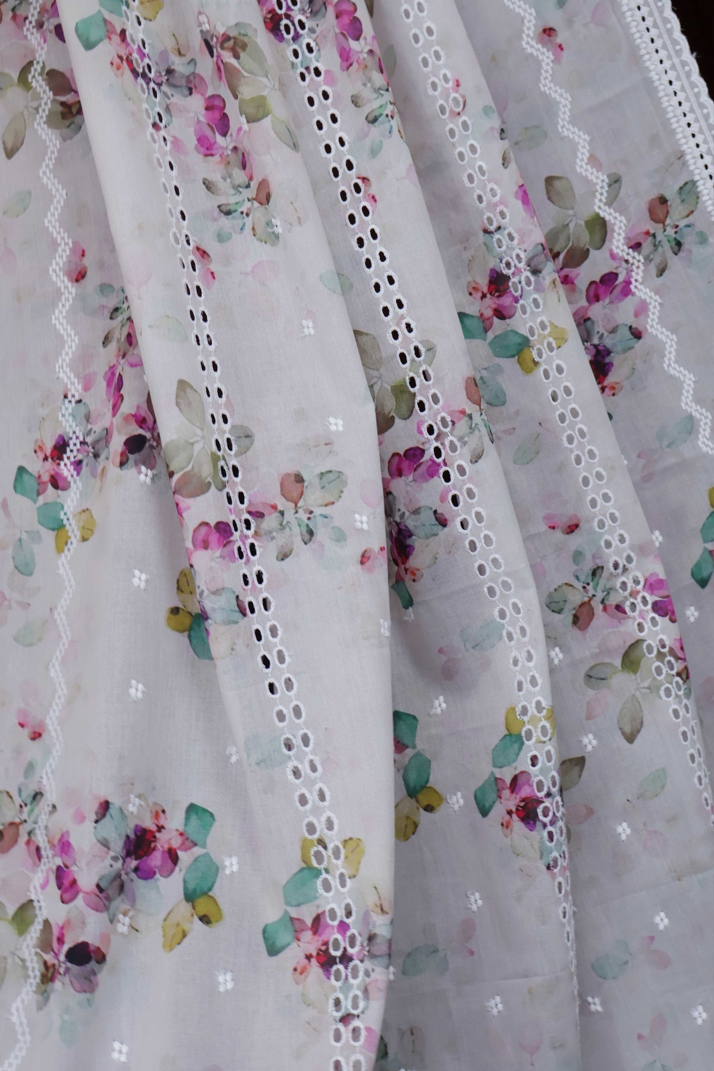 Embroidered Lawn Shawl LSST22