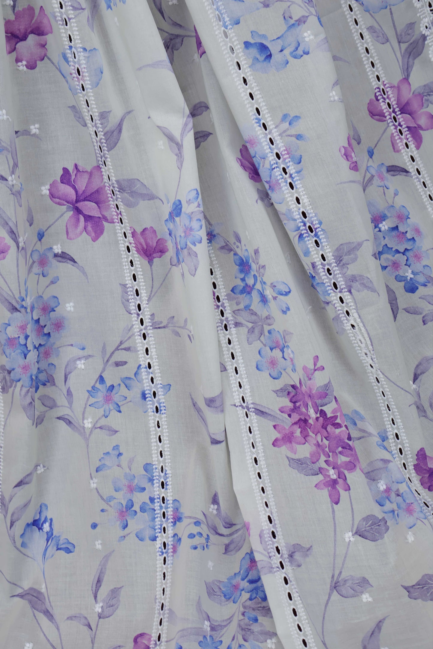 Embroidered Lawn Shawl LSST15