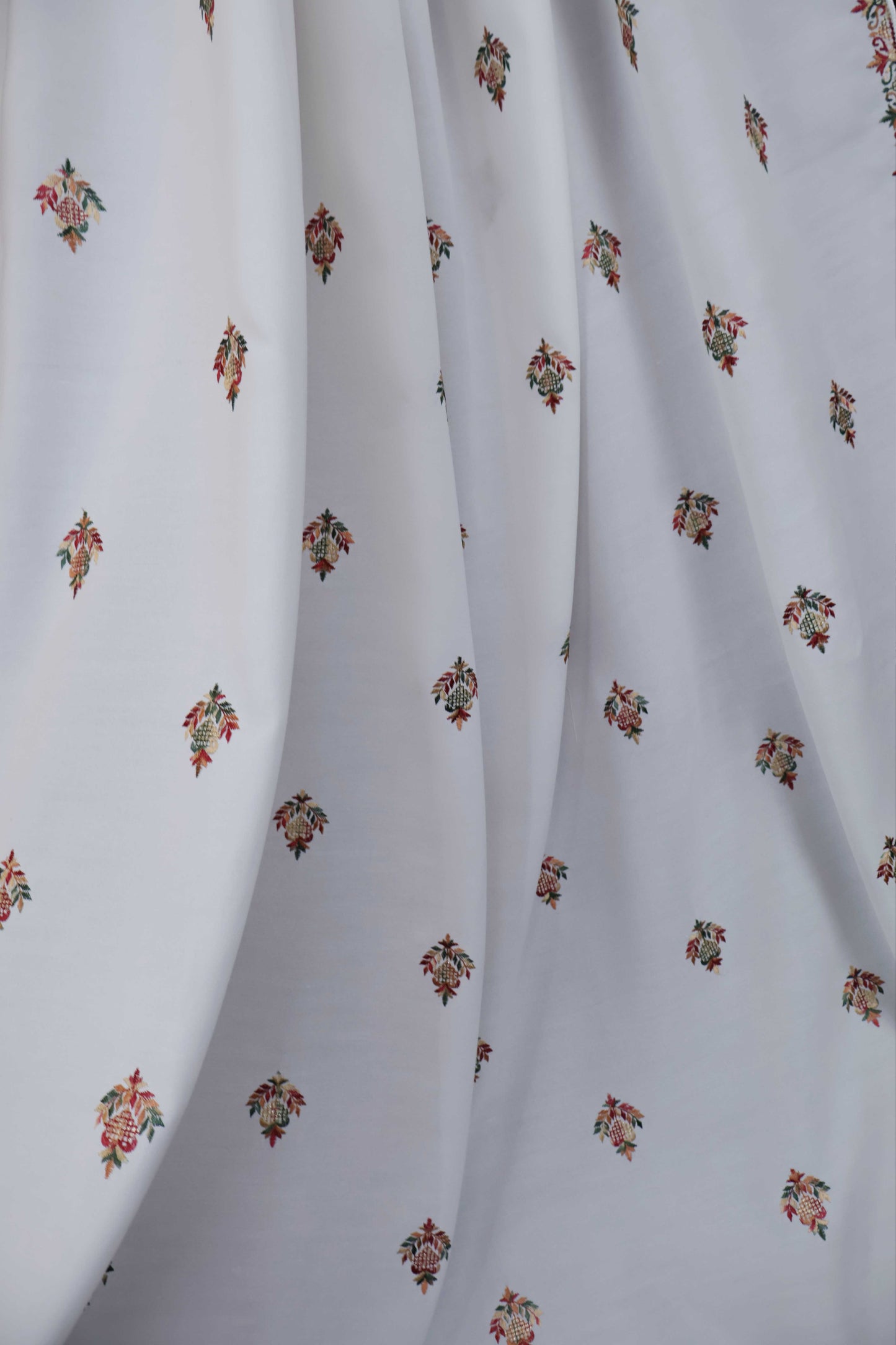Embroidered Lawn Shawl HLSH109