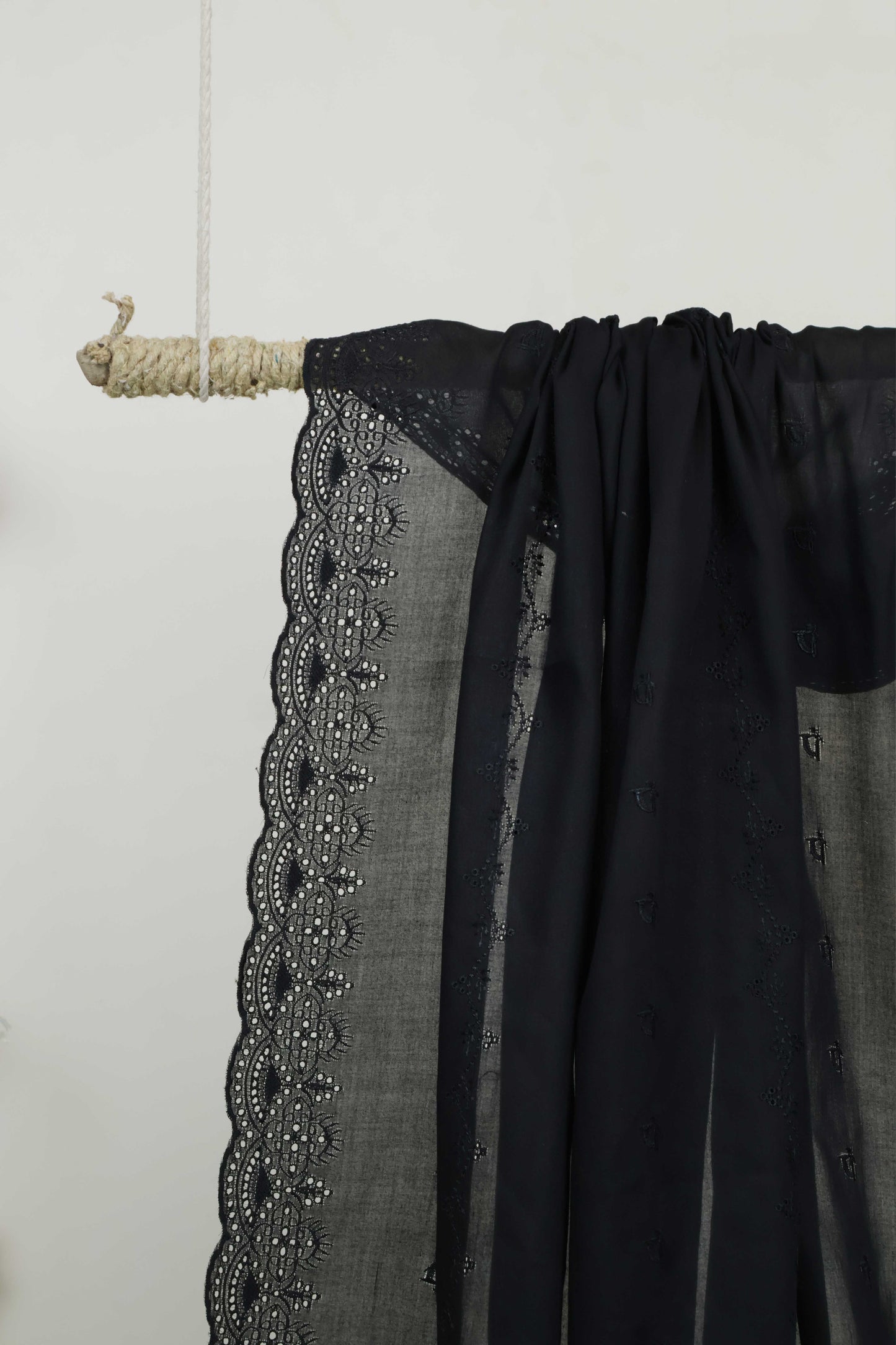 Embroidered Lawn Shawl HLSH161
