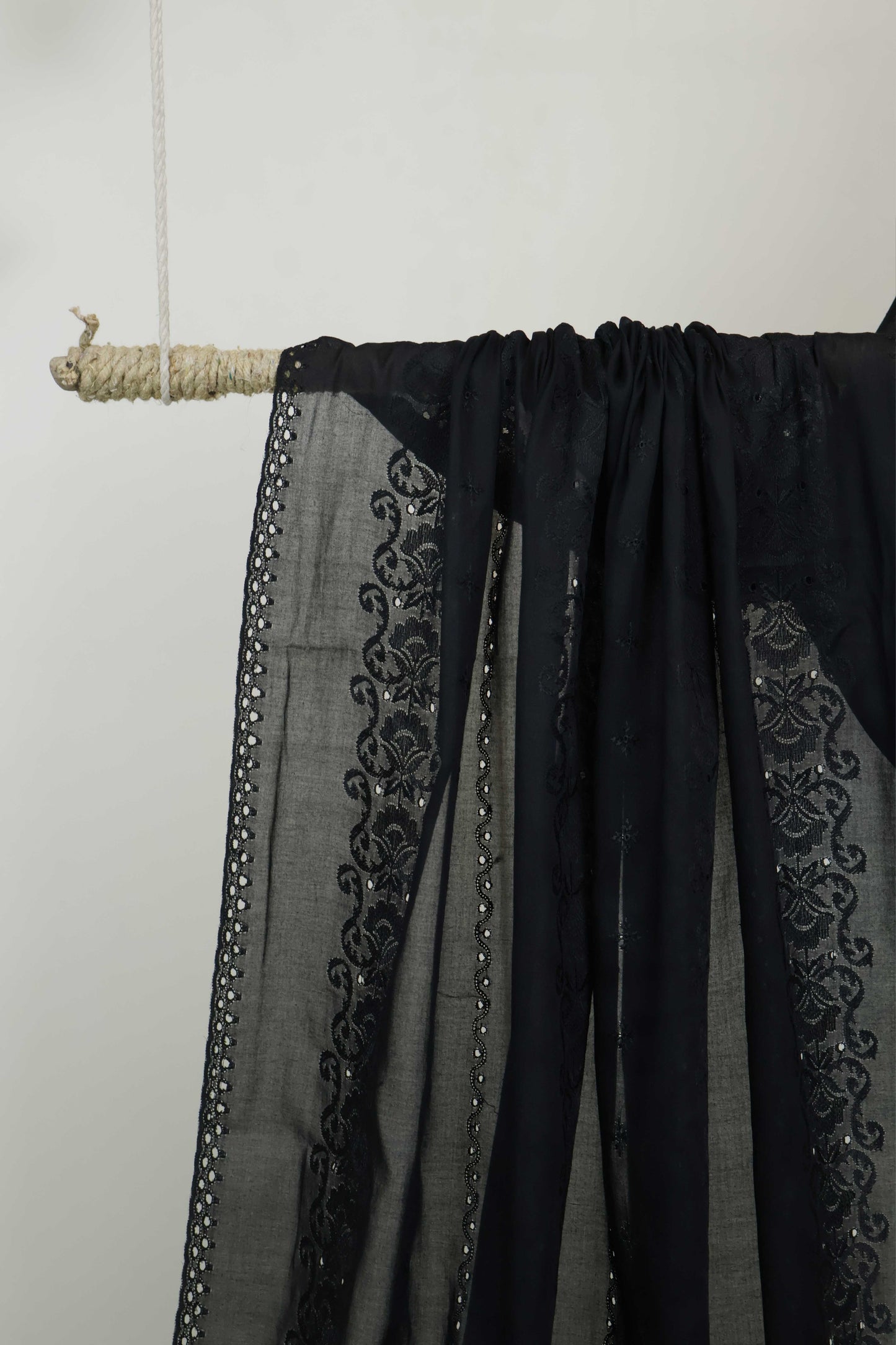 Embroidered Lawn Shawl HLSH162