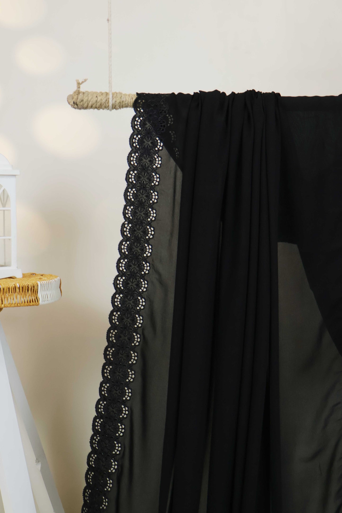 Embroidered Boarder Shawl HLSH193