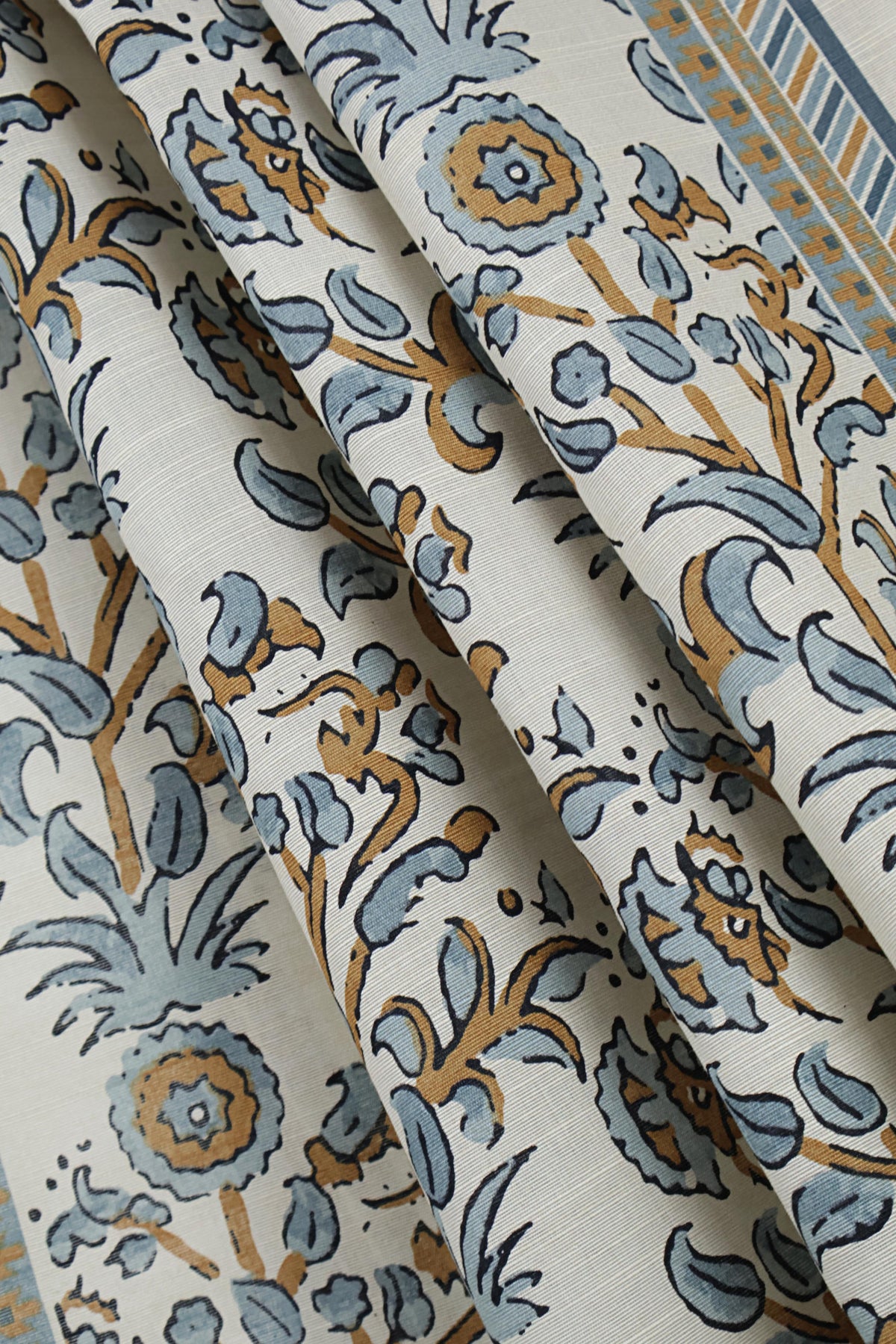 3Piece – Printed Khaddar Suit BSK2608