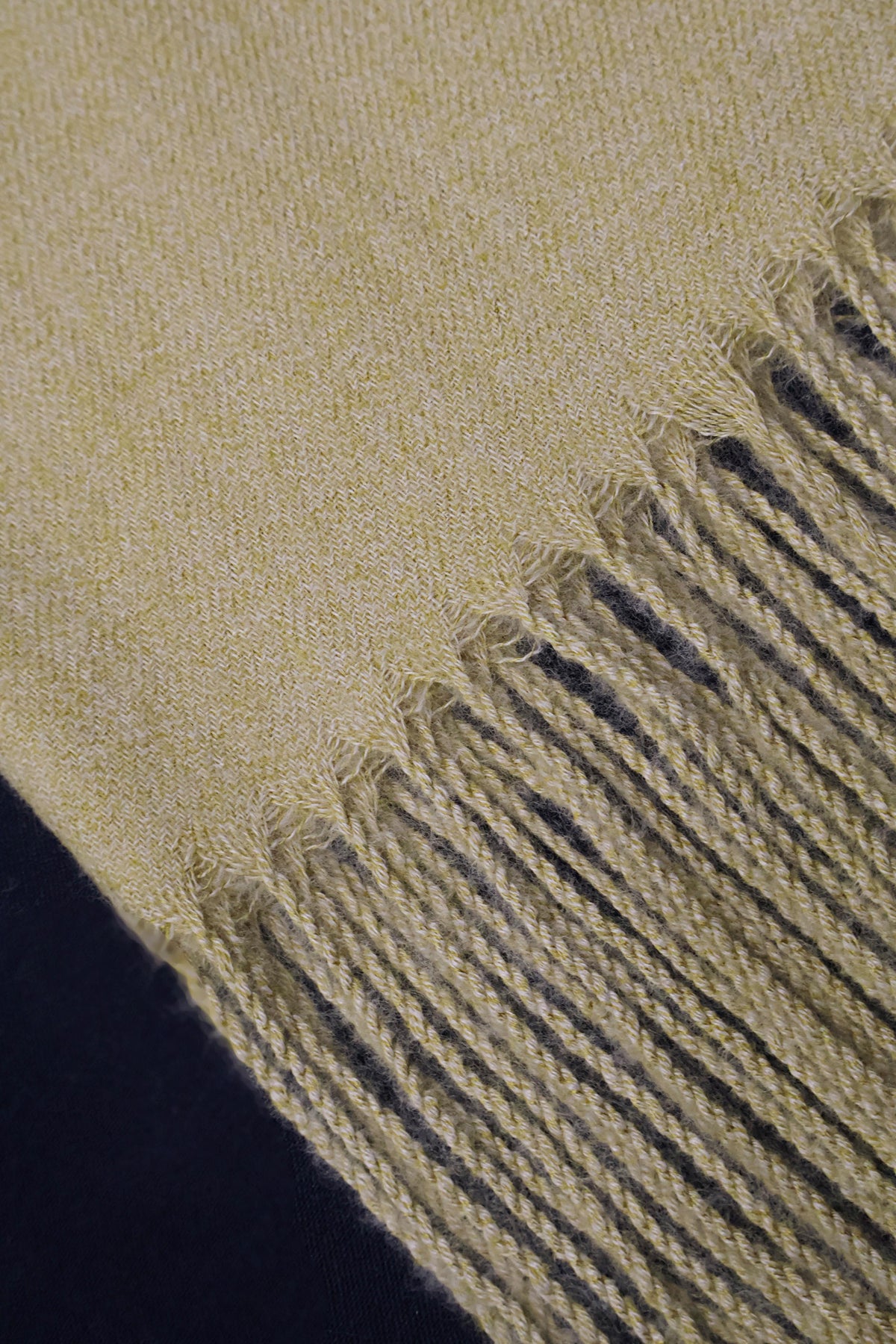 Embroidered Pure Wool Stoler WST06