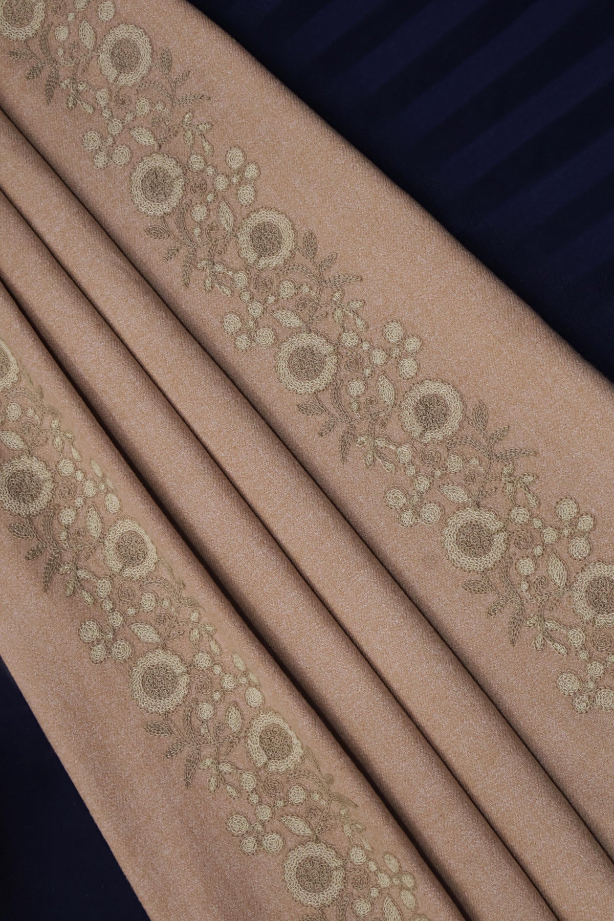 Embroidered Pure Wool Stoler WST04