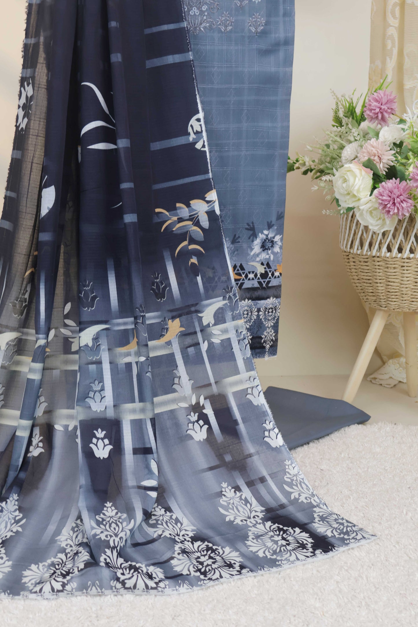 3Piece- Doria Lawn Embroidered Suit L3PHA02