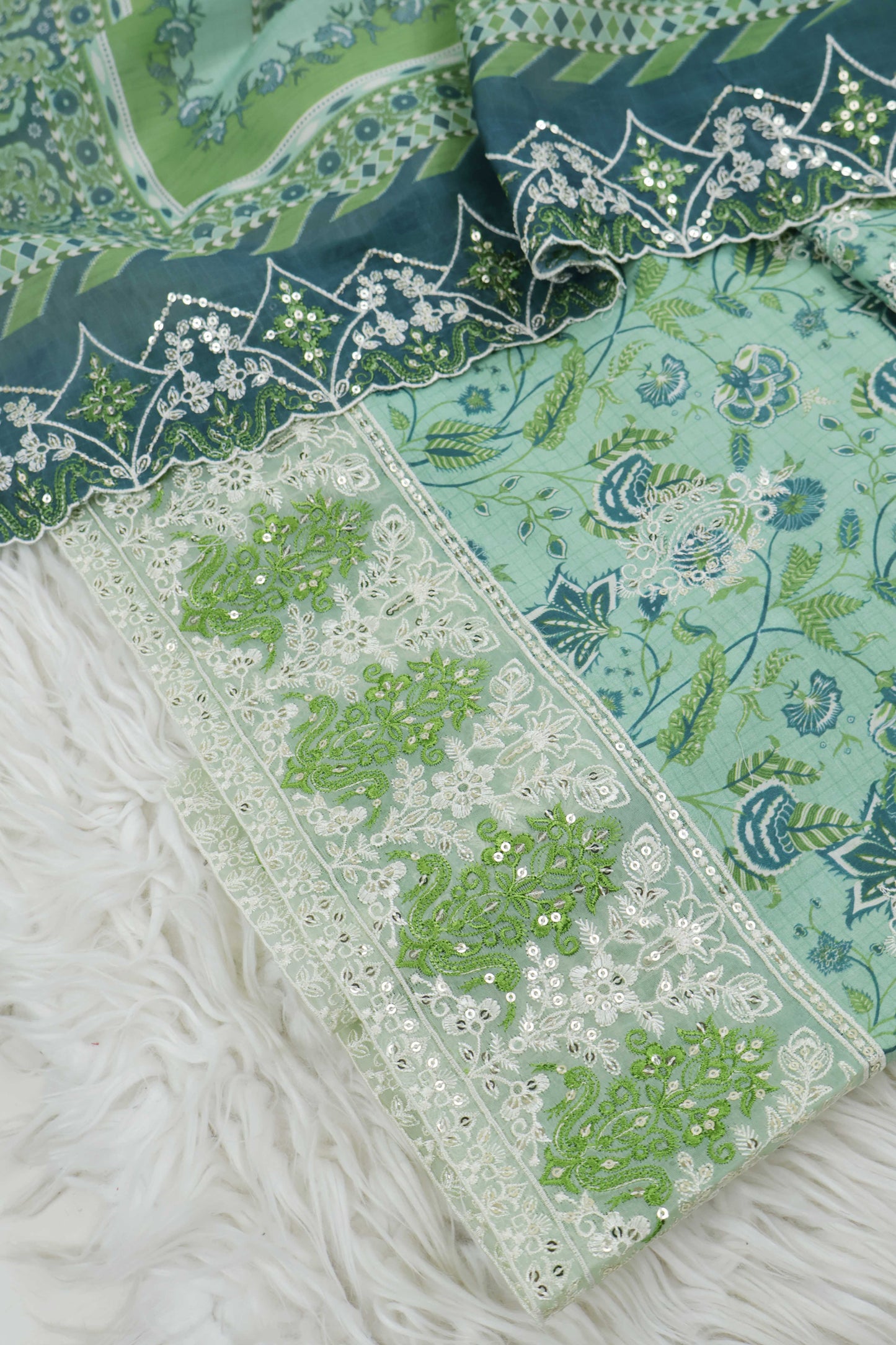 Luxury Lawn Embroidered Suit ELBS20