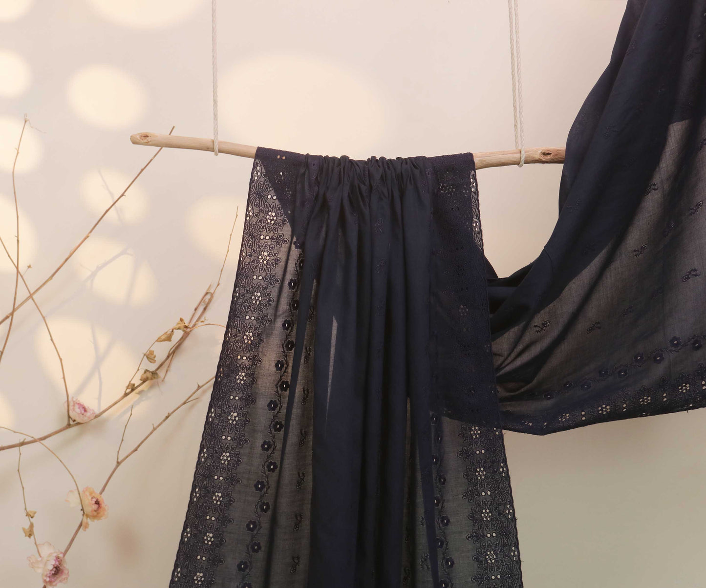 Embroidered Lawn Shawl LSH71