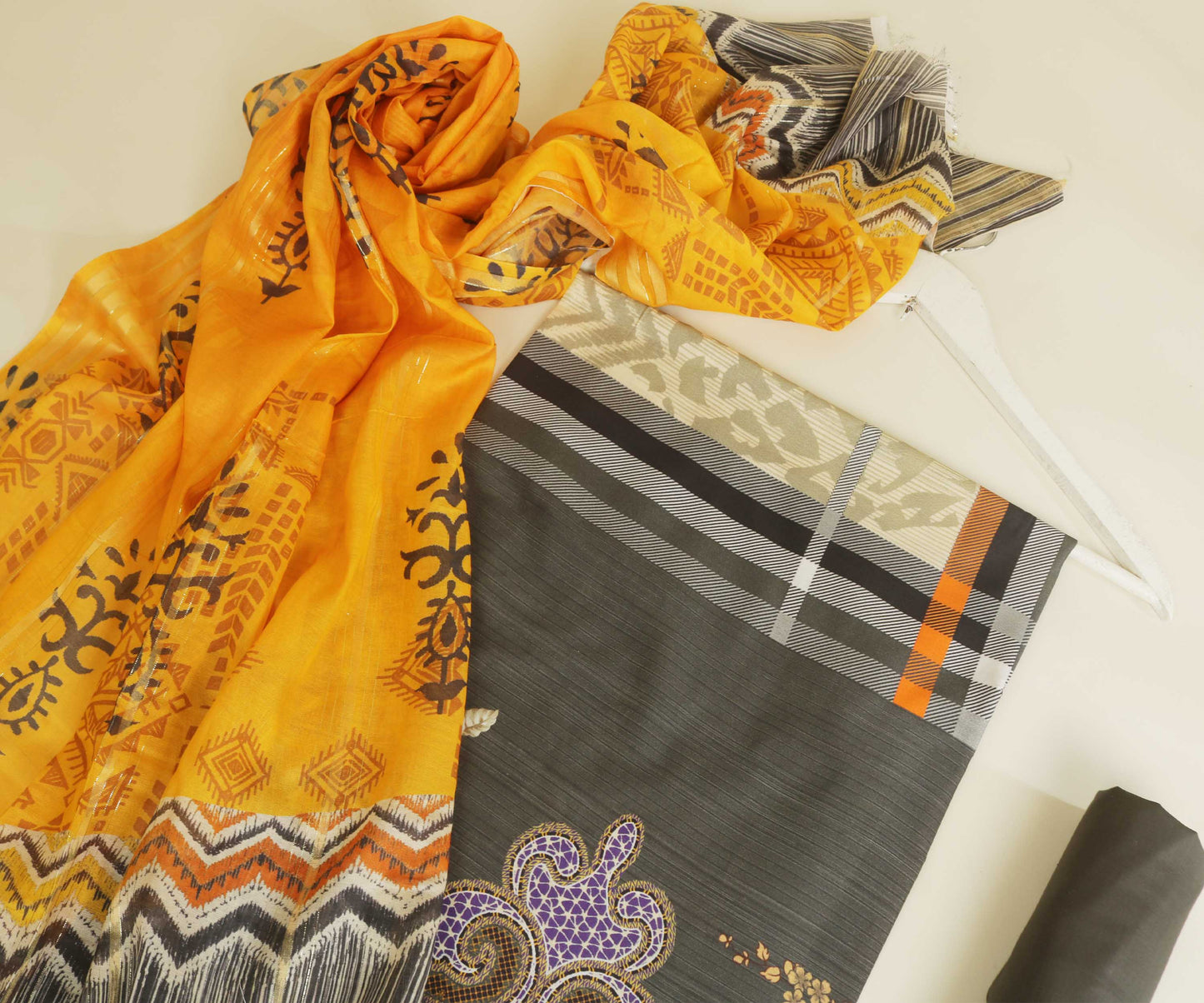 Lawn Printed Suit H25SLST03