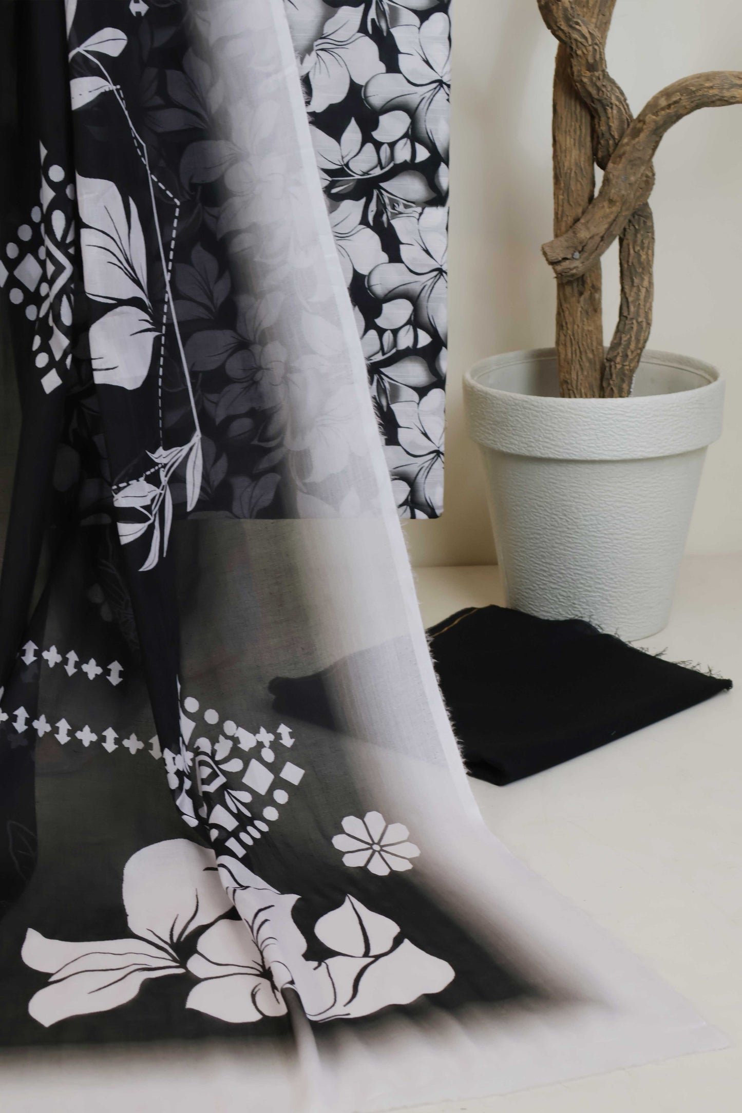 3pc-Lawn Printed Suit H25SLST110