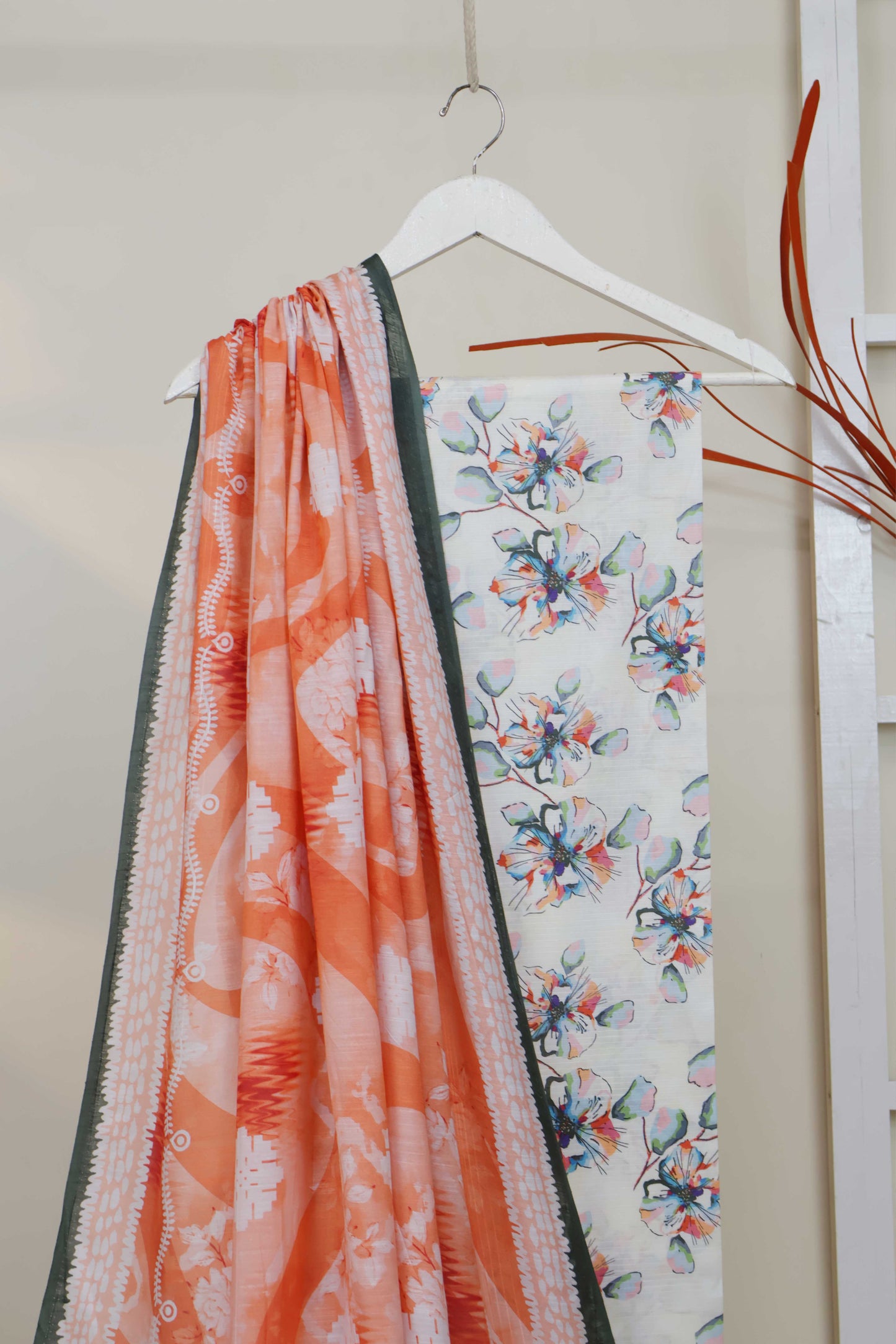 3Piece - Printed Doriya Lawn Suit H25SLST96