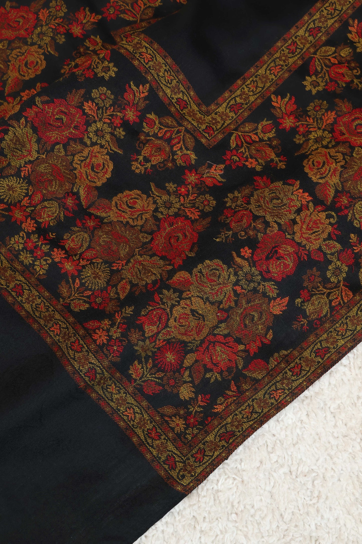 Kani Border Pashmina Shawl HKSH47