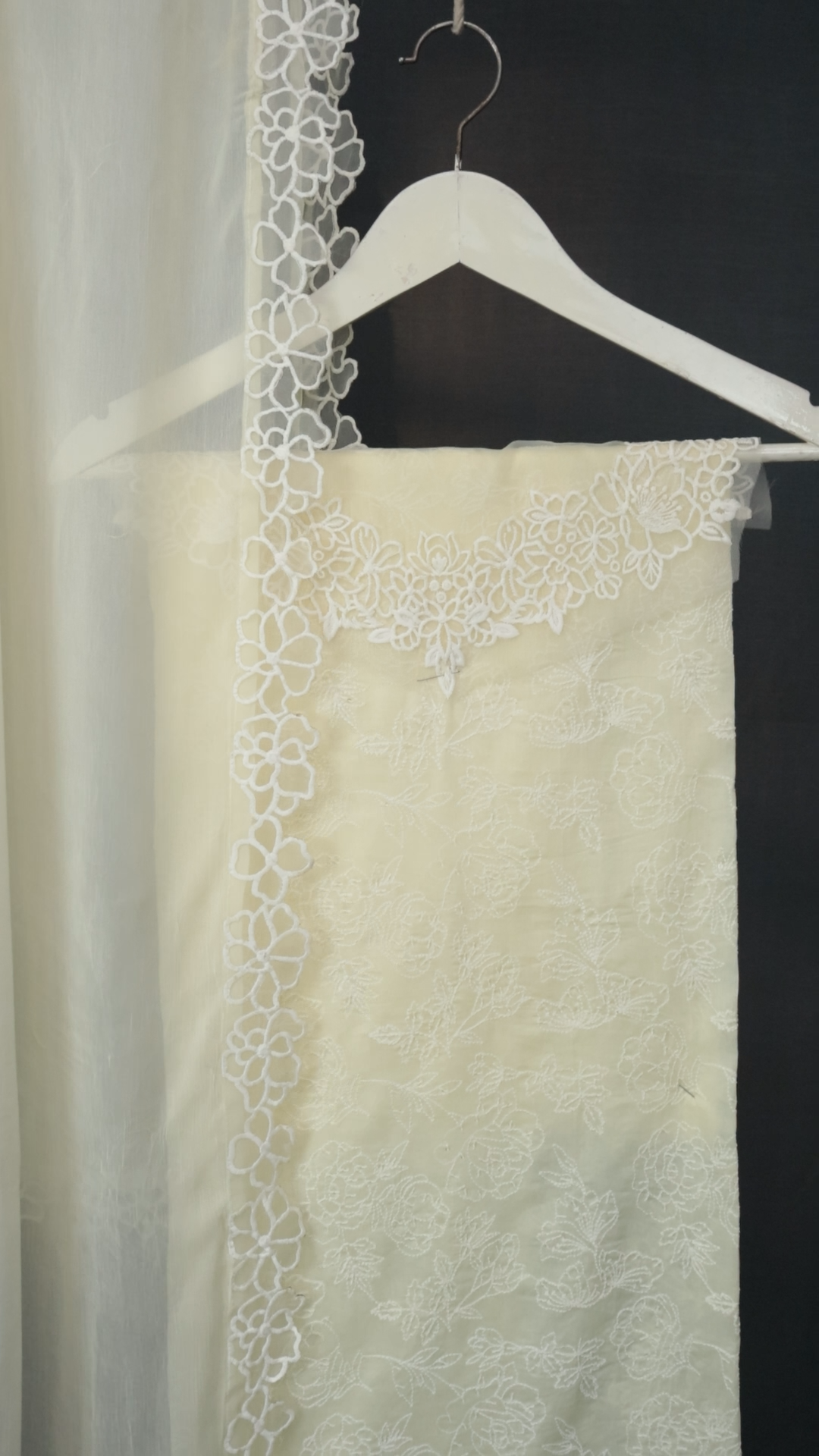 Luxury Lawn Embroidered Suit NV1WR02A