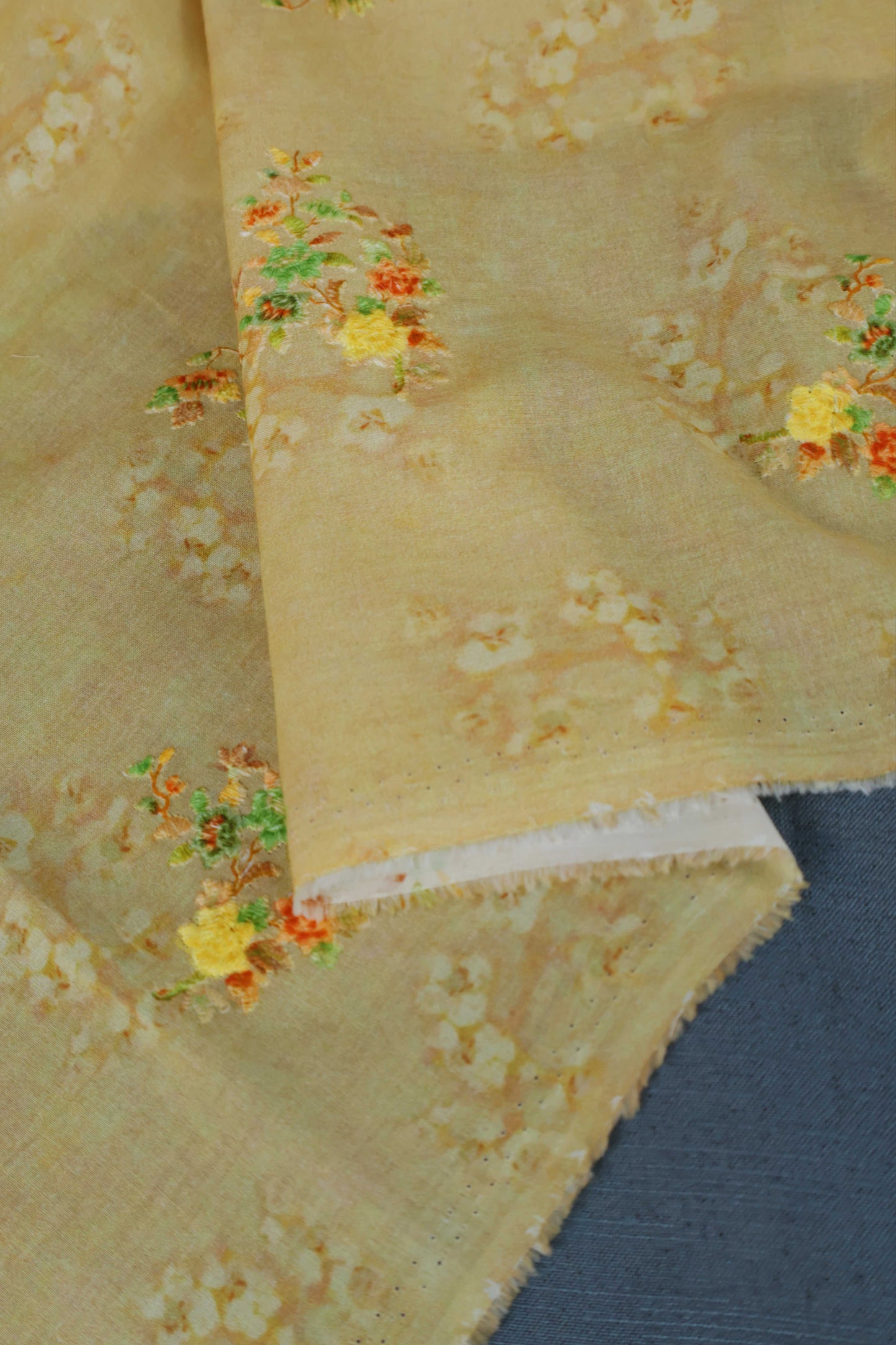 Shirt – Printed Embroidered Lawn L1PE108