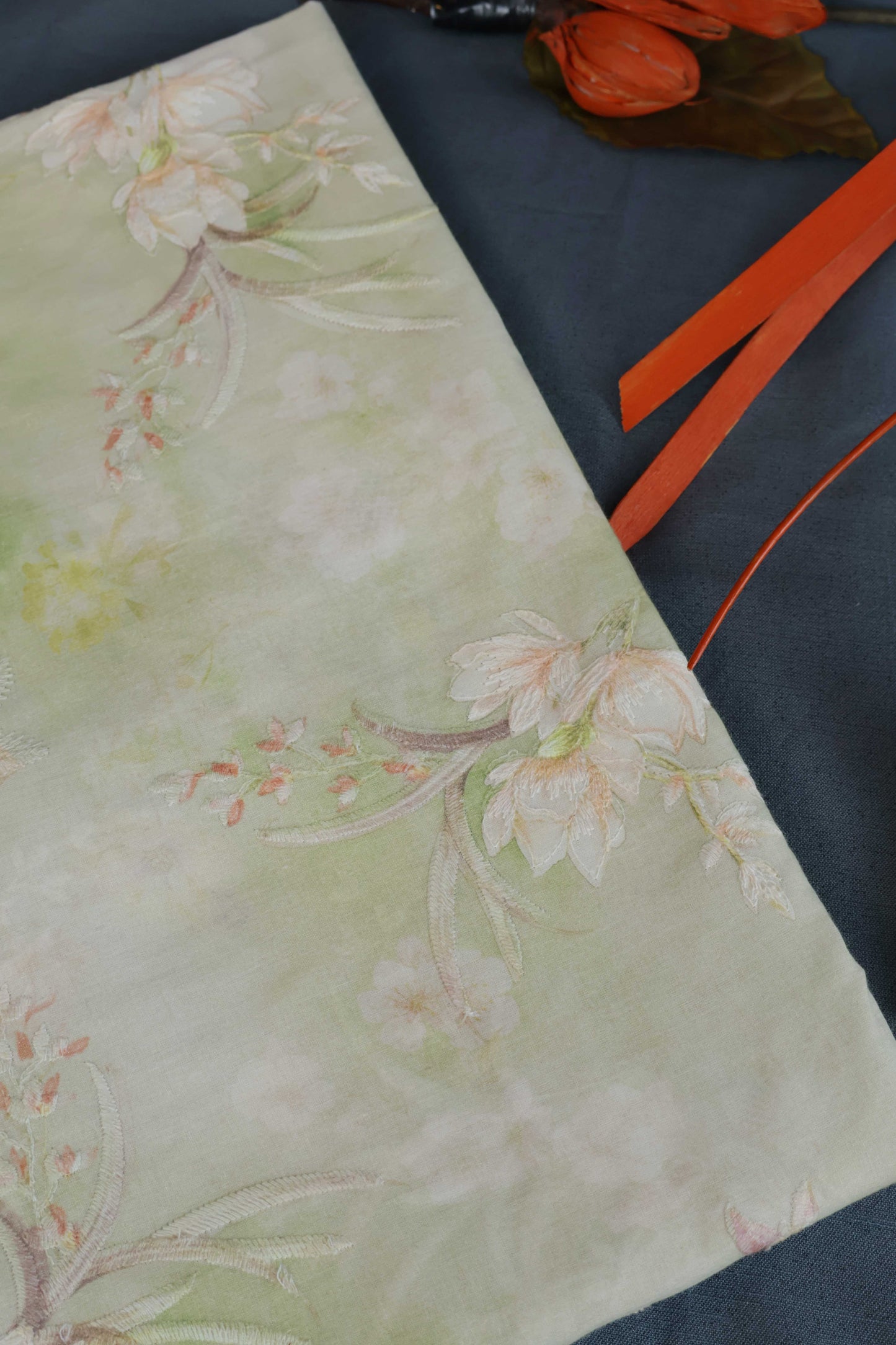 Shirt – Printed Embroidered Lawn L1PE106