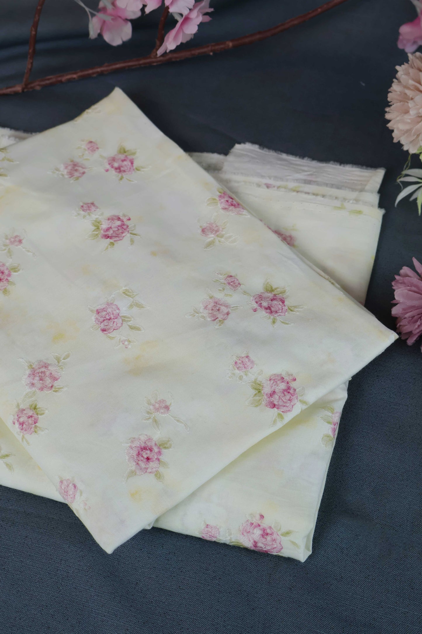 Shirt – Printed Embroidered Lawn L1PE105