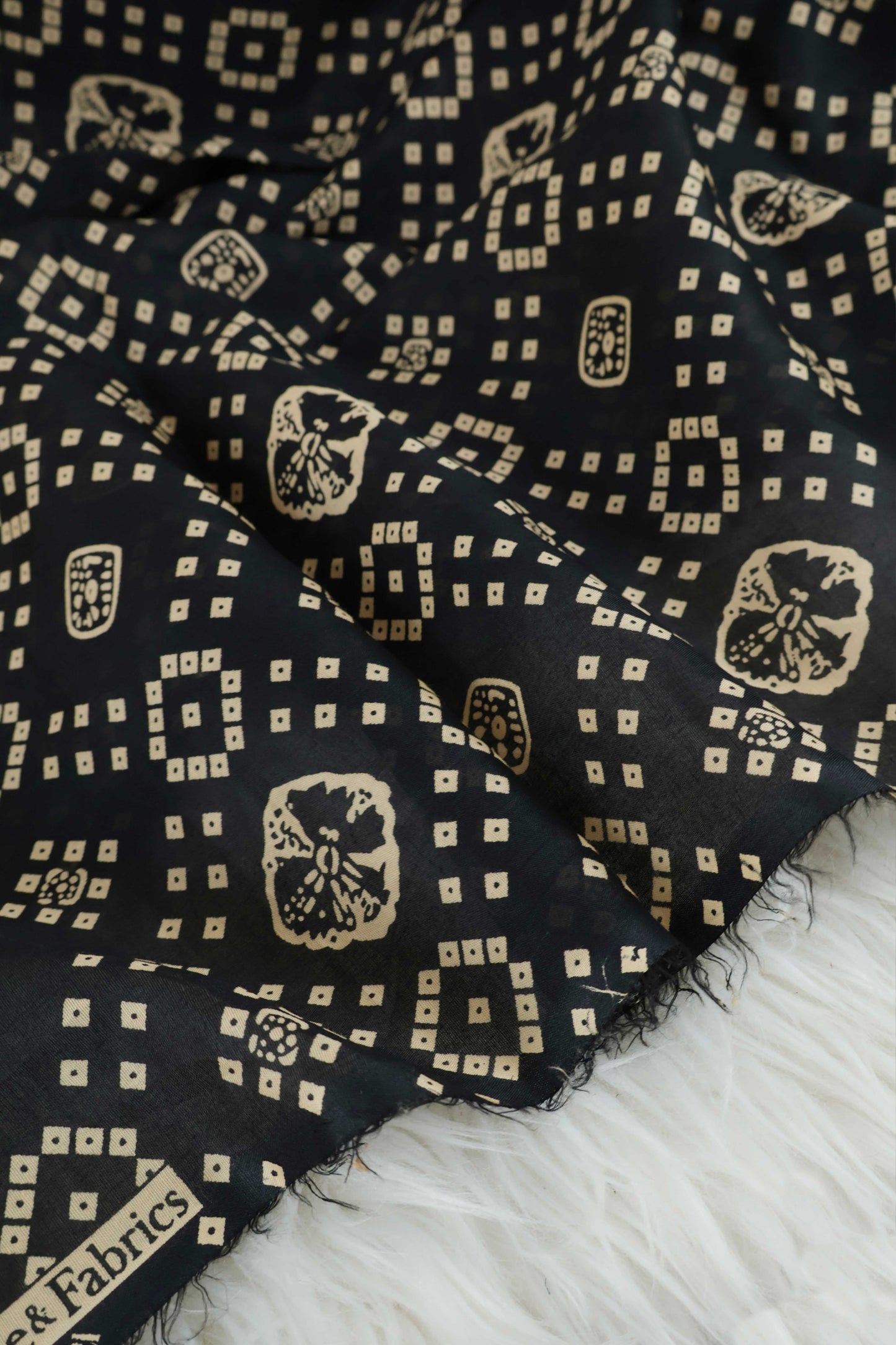 2Piece – Printed Lawn L2P277