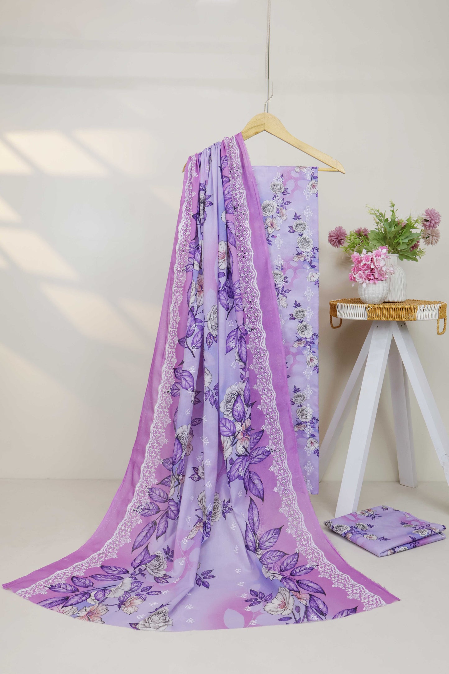 3Piece-Lawn Embroidered Suit R3P14