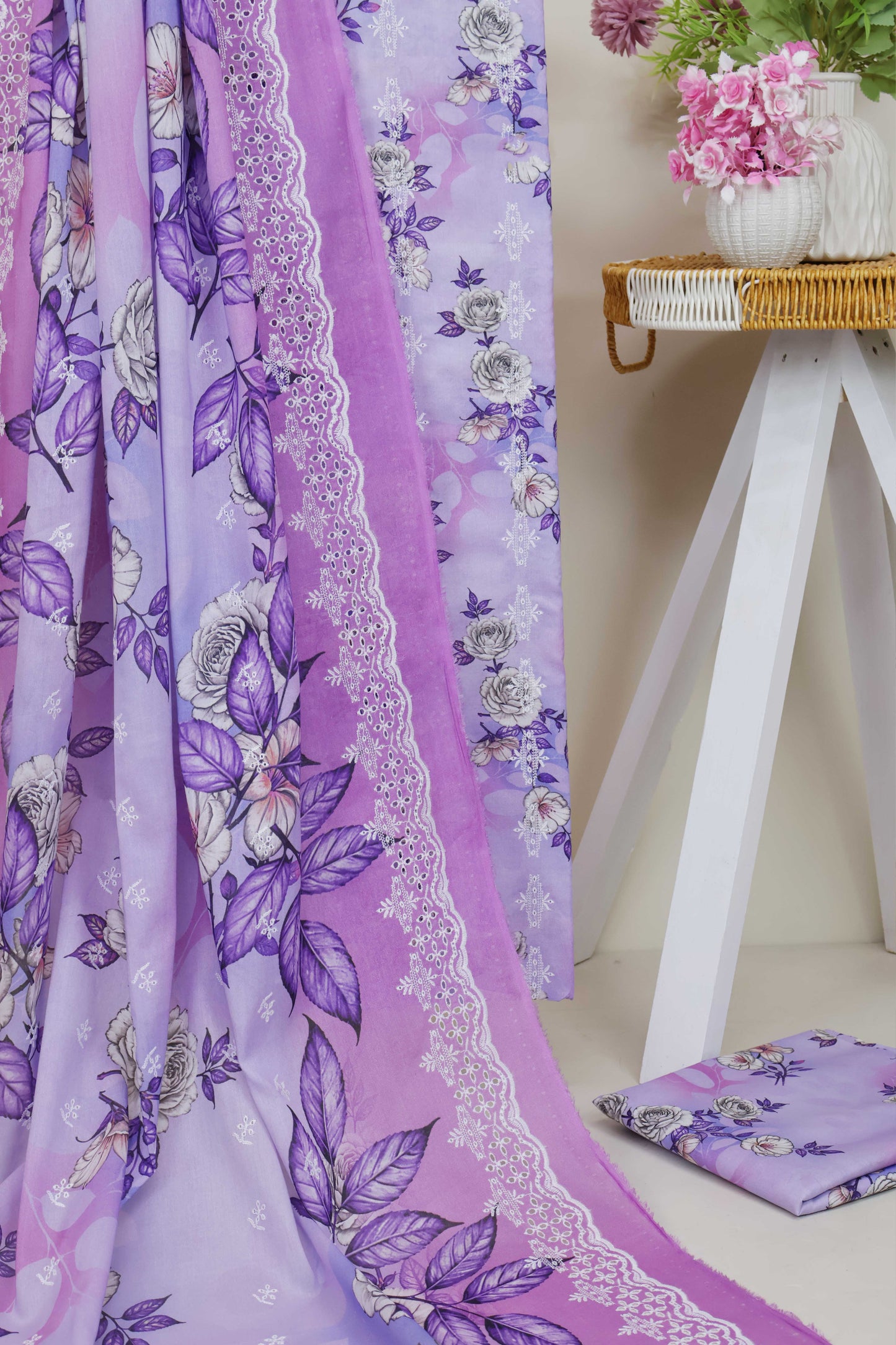 3Piece-Lawn Embroidered Suit R3P14