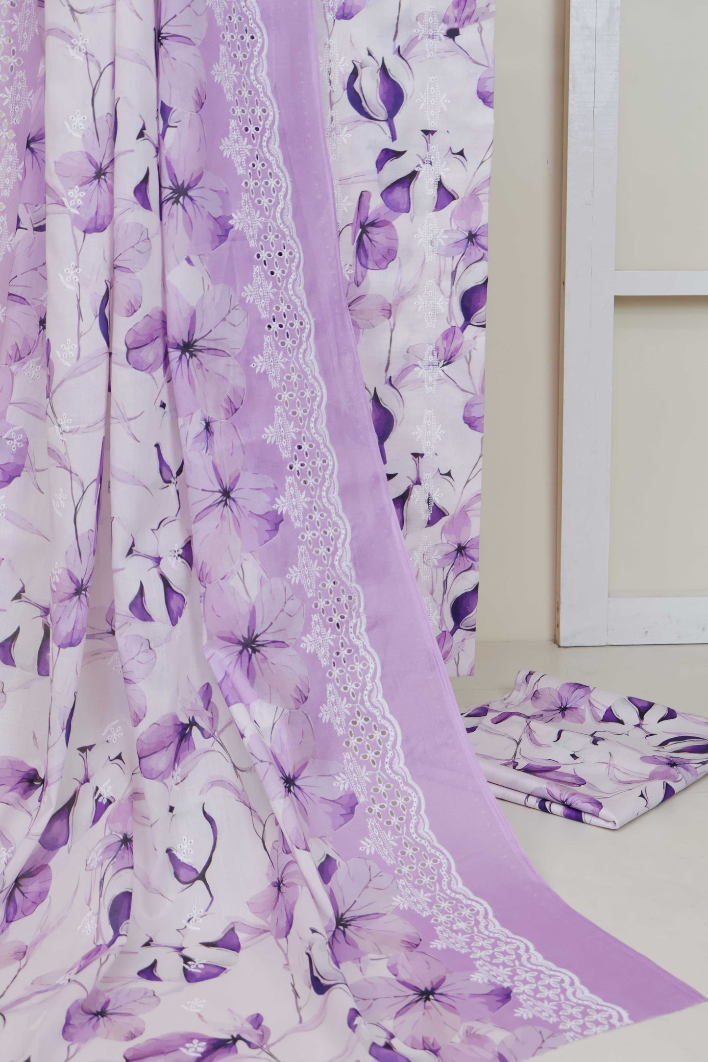 3Piece-Lawn Embroidered Suit R3P09