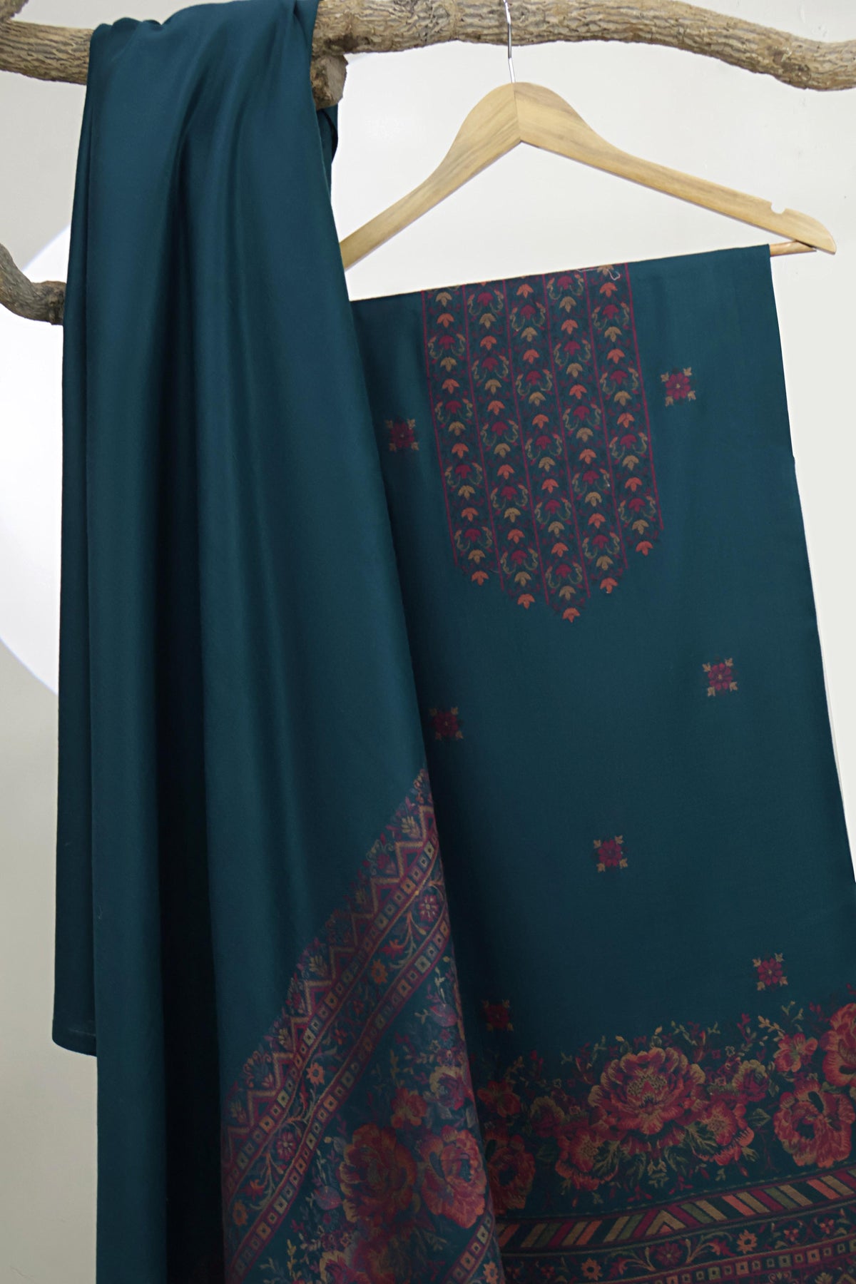 3Piece -Kashmiri Pashmina Suit WA3P03