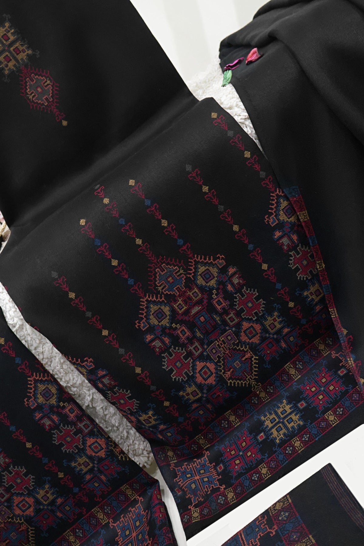 3Piece -Kashmiri Pashmina Suit WA3P09