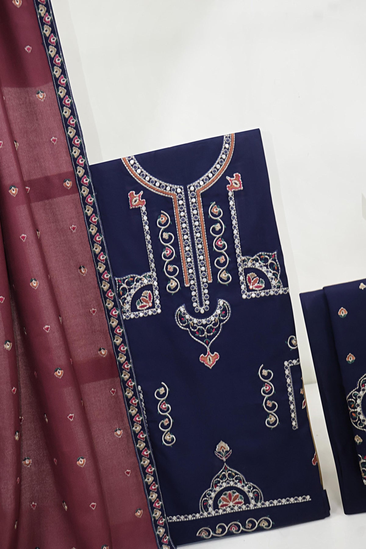 3Piece - Embroidered Dhank Marina Suit WWRV307