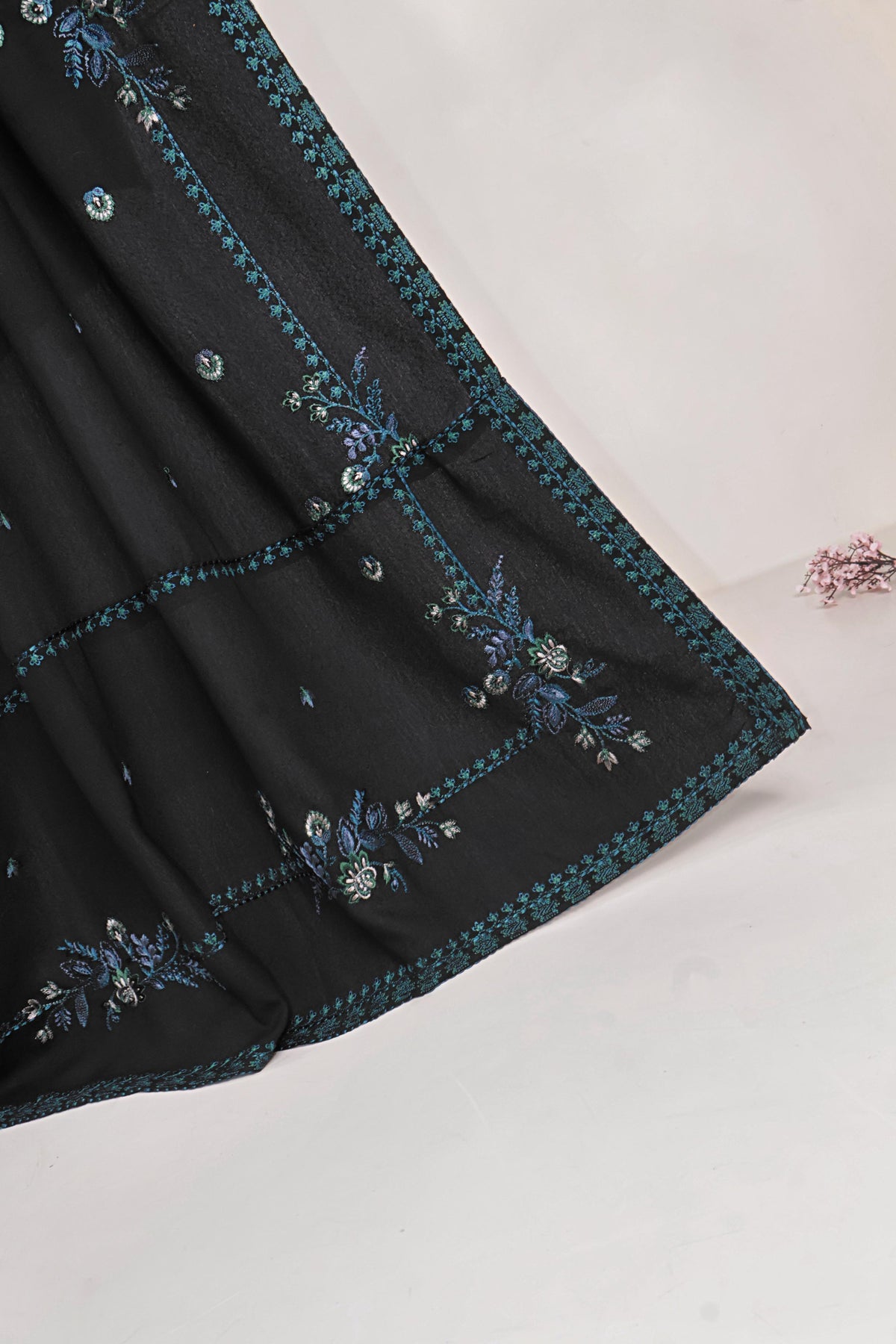 3Piece - Embroidered Karandi Suit WWRV106