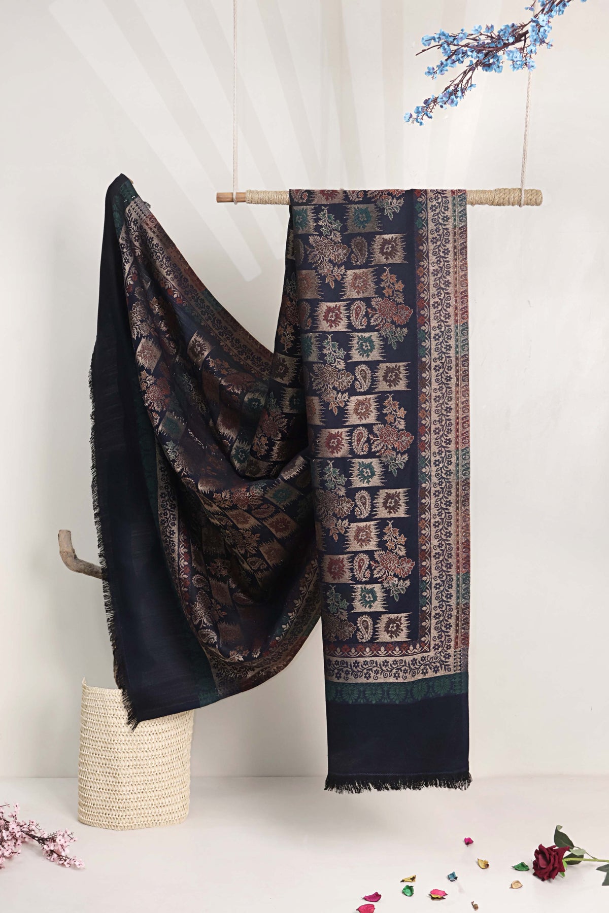 Zari Kani Pashmina Shawl 3643J