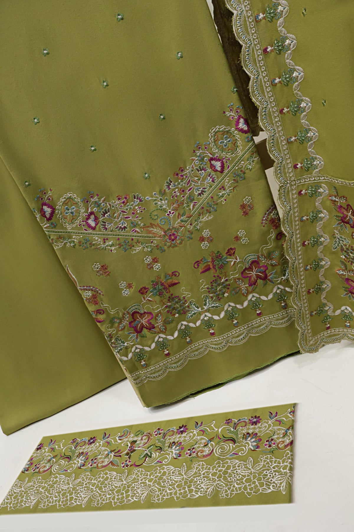 3Piece - Embroidered Karandi Suit WWRV101