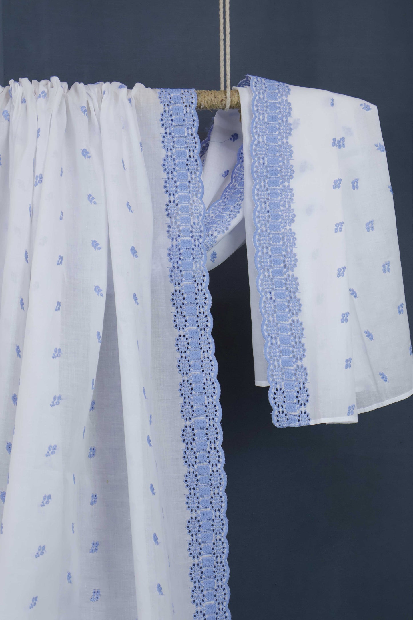 Full Embroidered Lawn Shawl 3806G