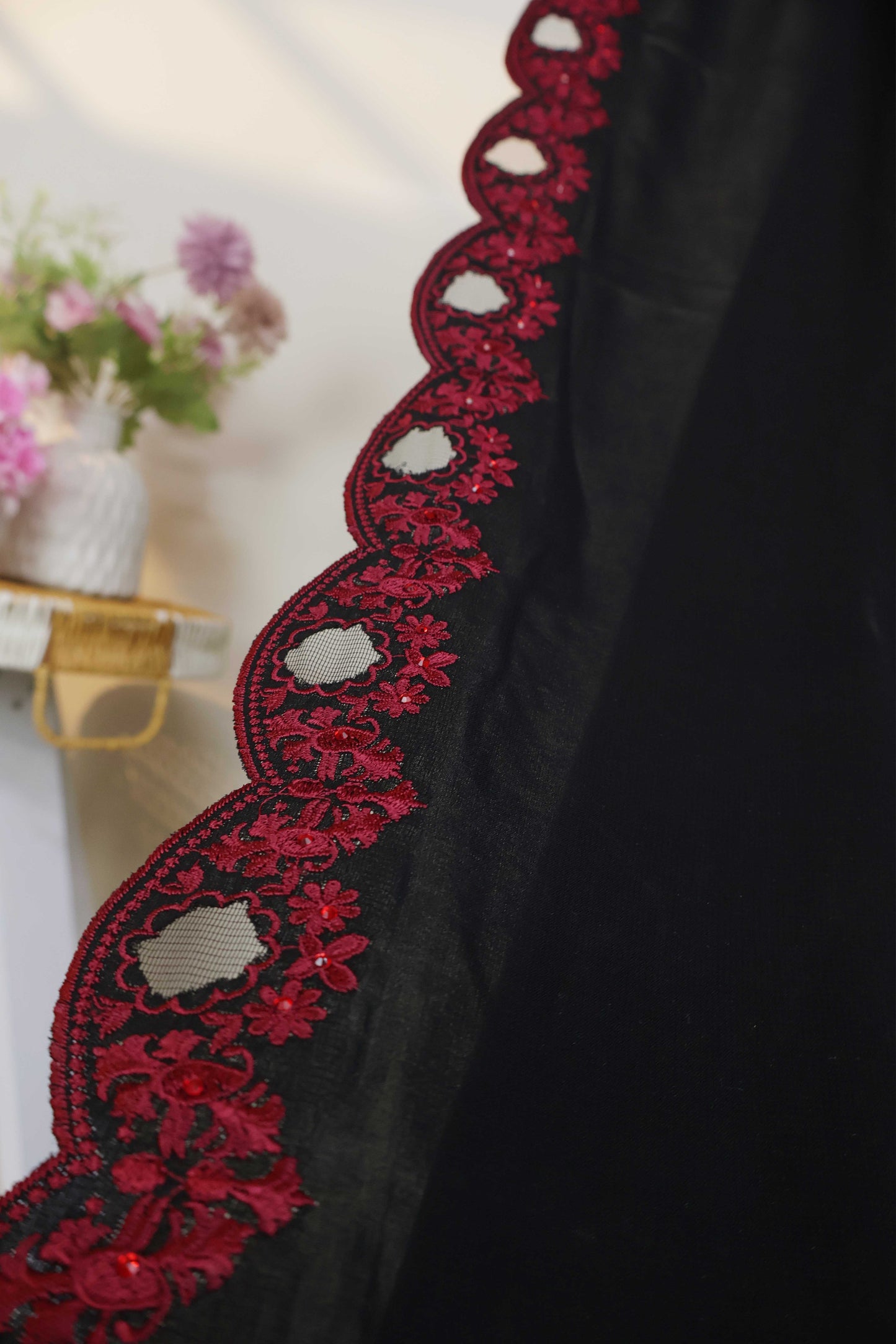 Embroidered Boarder Shawl HLSH69