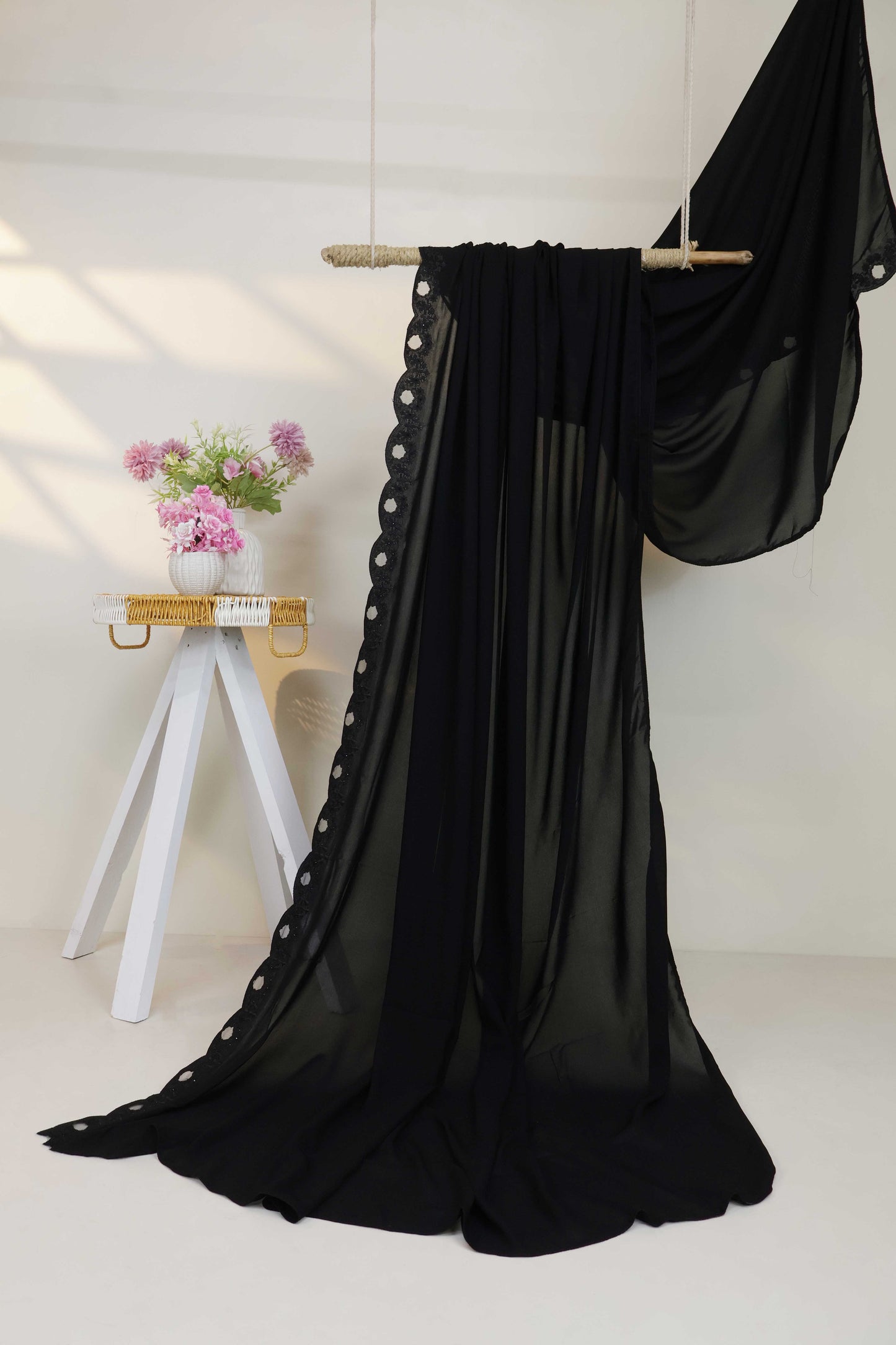 Embroidered Boarder Shawl HLSH67