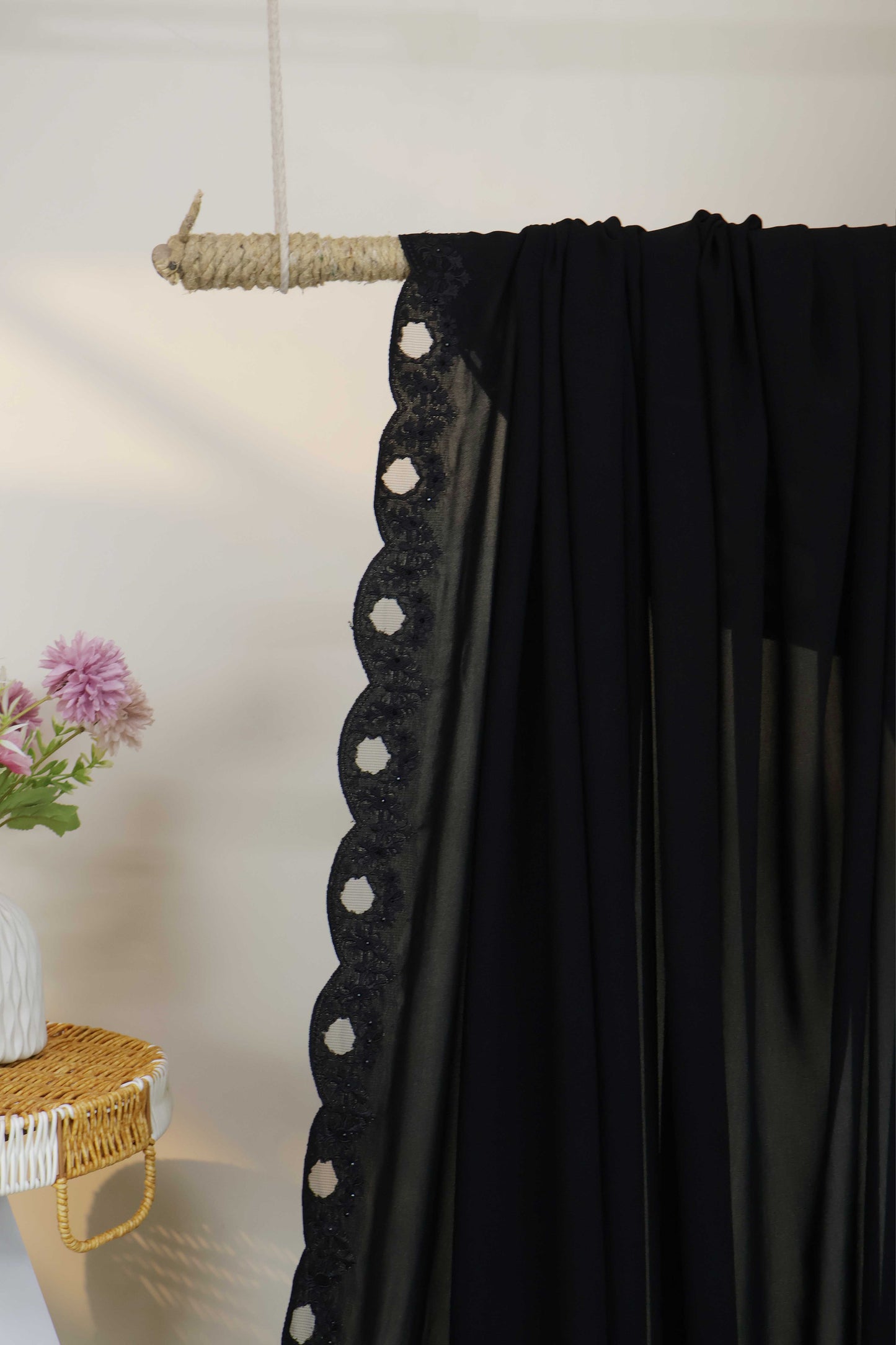 Embroidered Boarder Shawl HLSH67