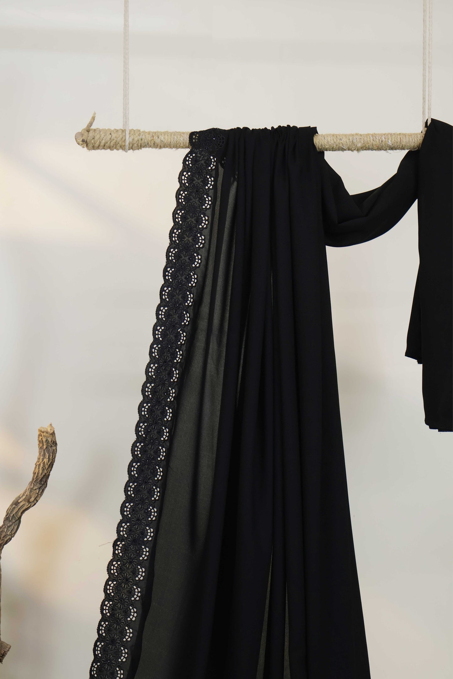Embroidered Boarder Shawl HLSH71