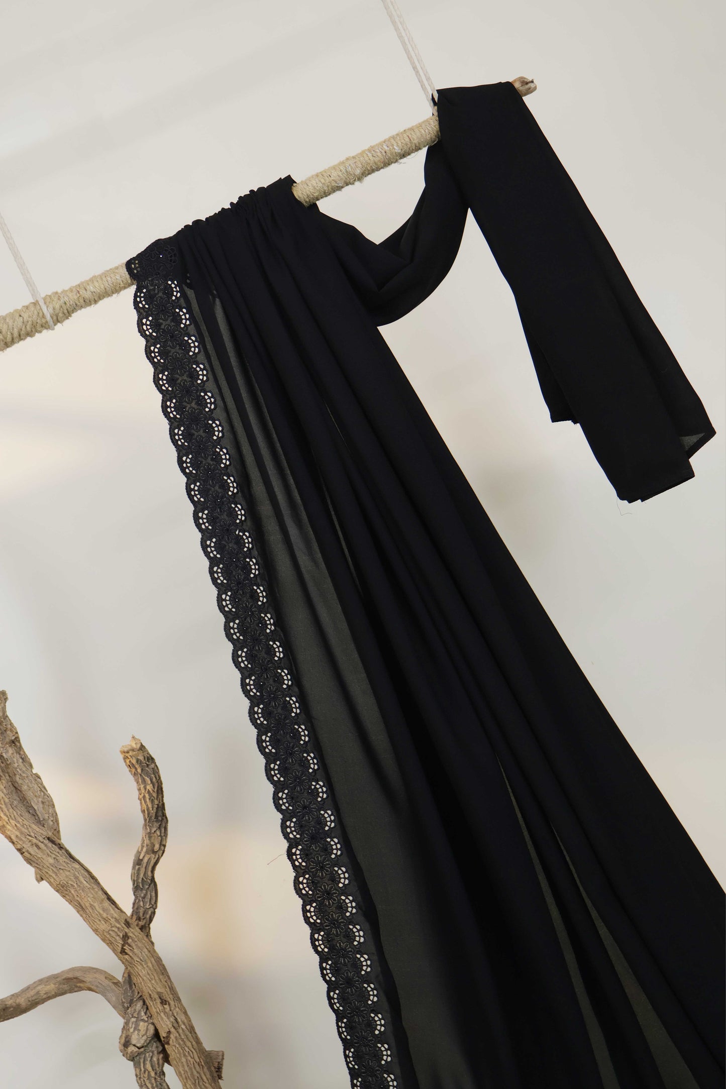 Embroidered Boarder Shawl HLSH71