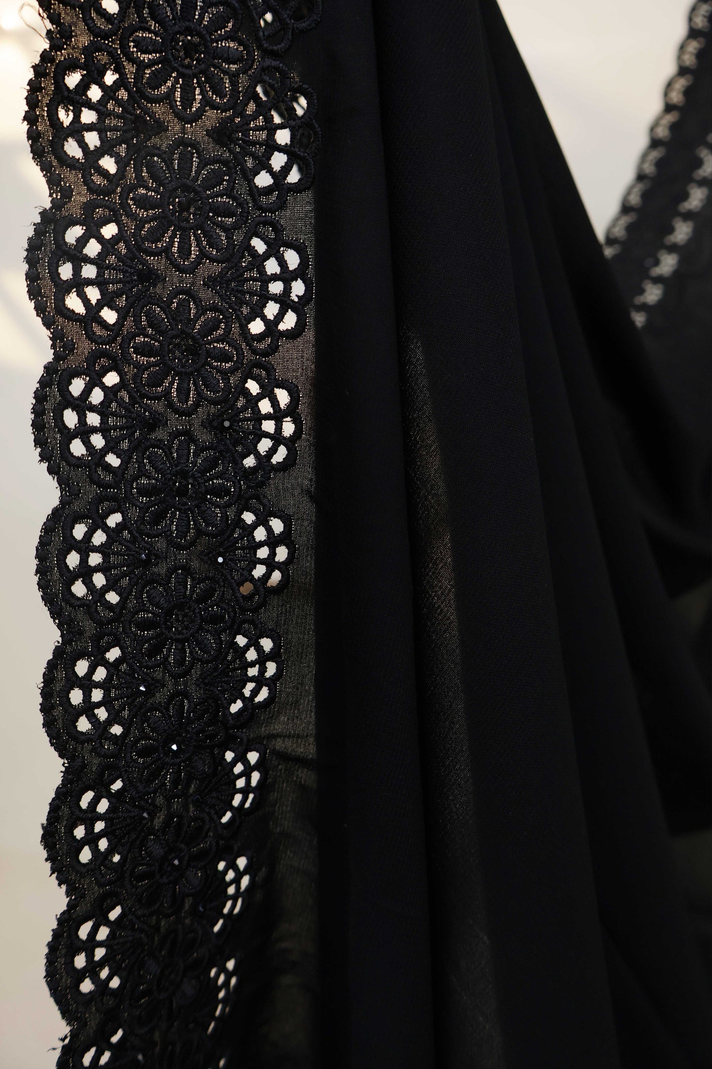 Embroidered Boarder Shawl HLSH71