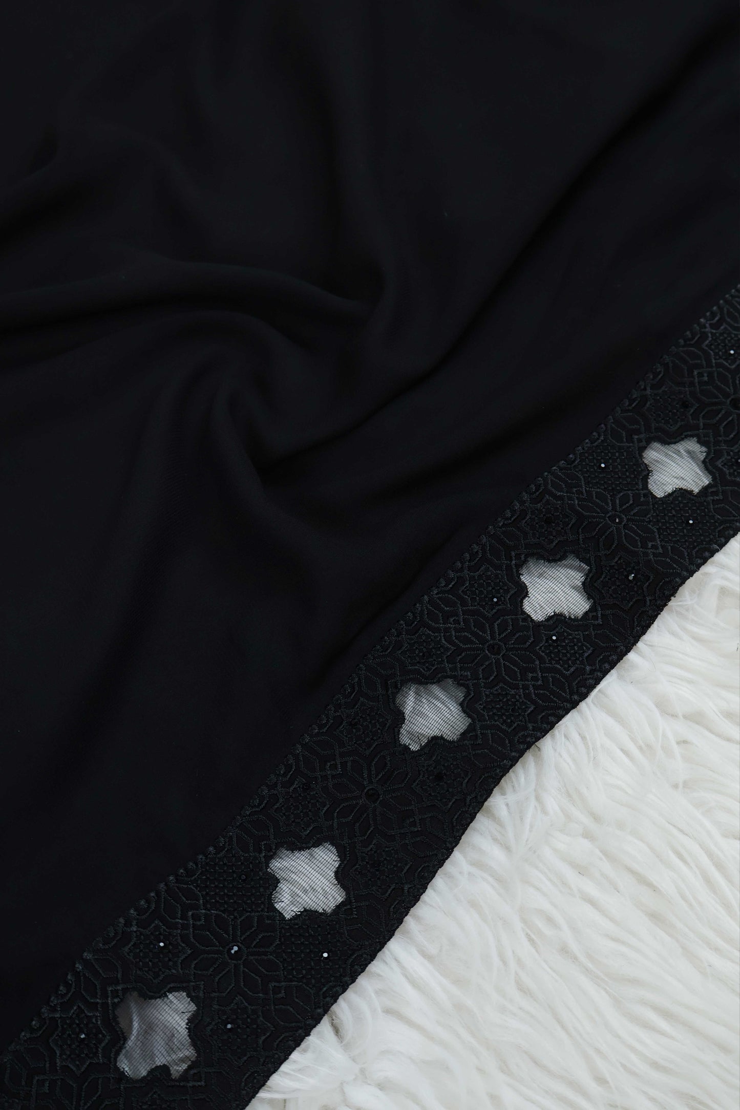 Embroidered Boarder Shawl HLSH72