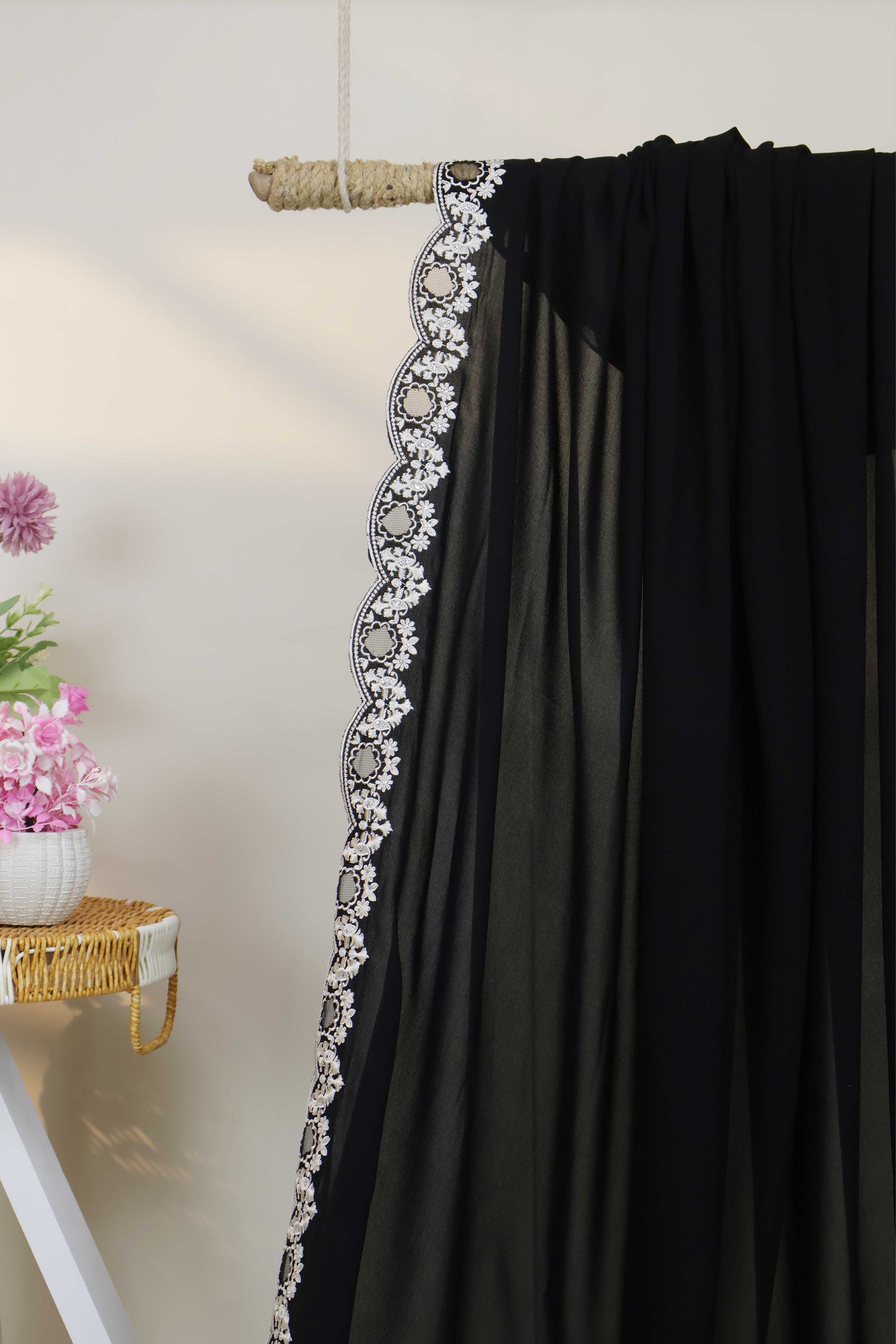 Embroidered Boarder Shawl HLSH68