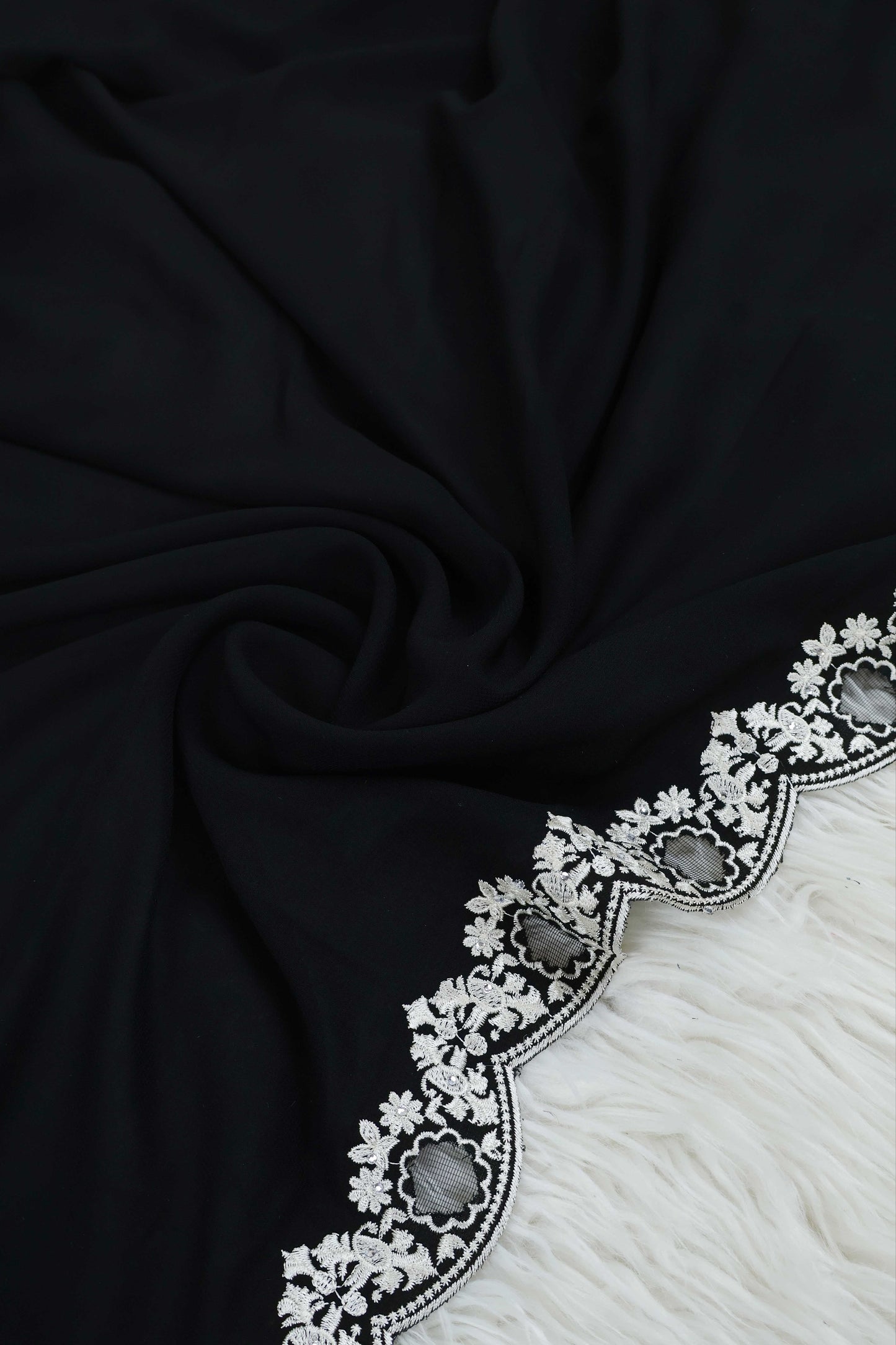 Embroidered Boarder Shawl HLSH68