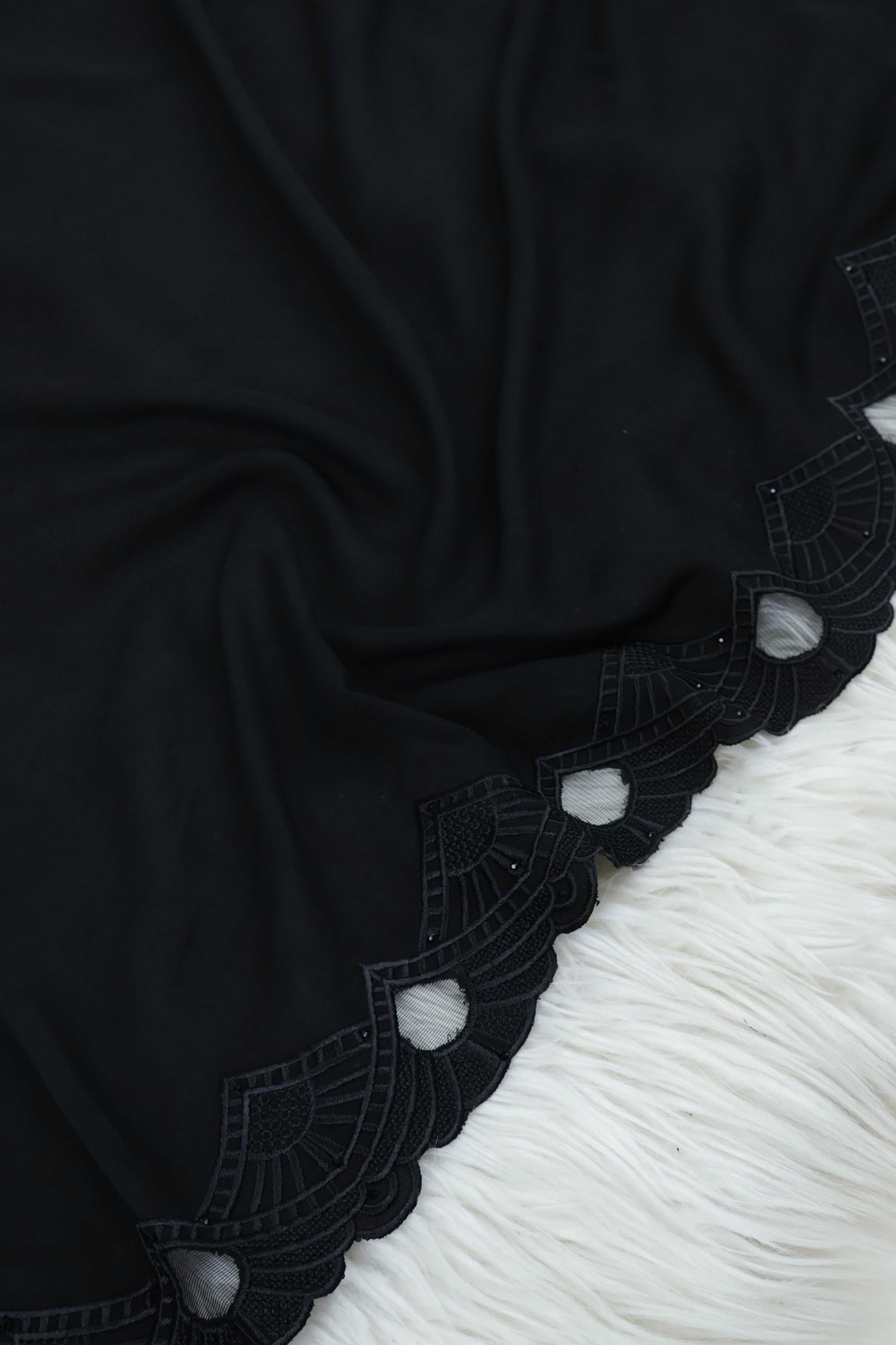 Embroidered Boarder Shawl HLSH70