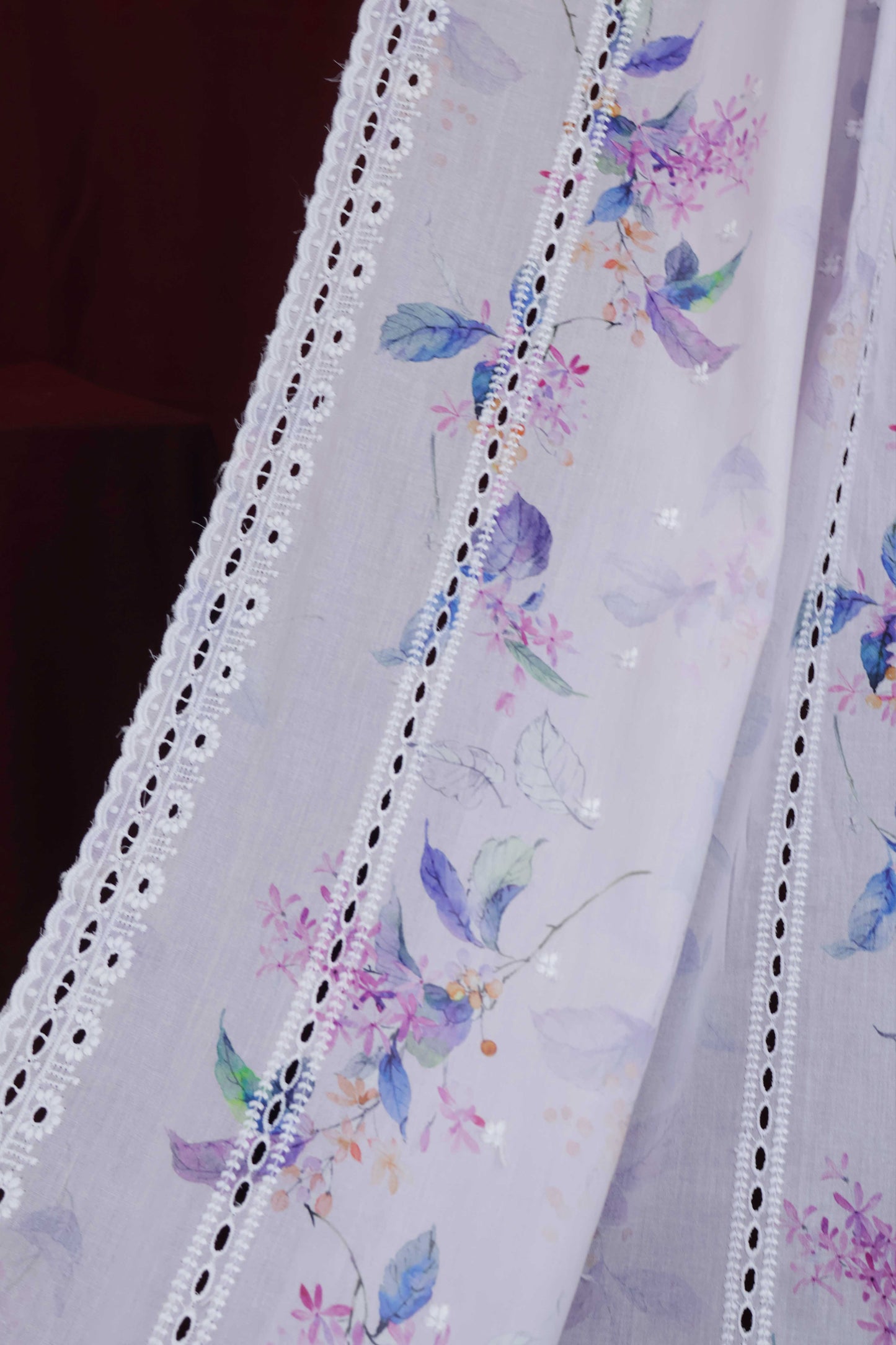 Embroidered Lawn Shawl LSST04
