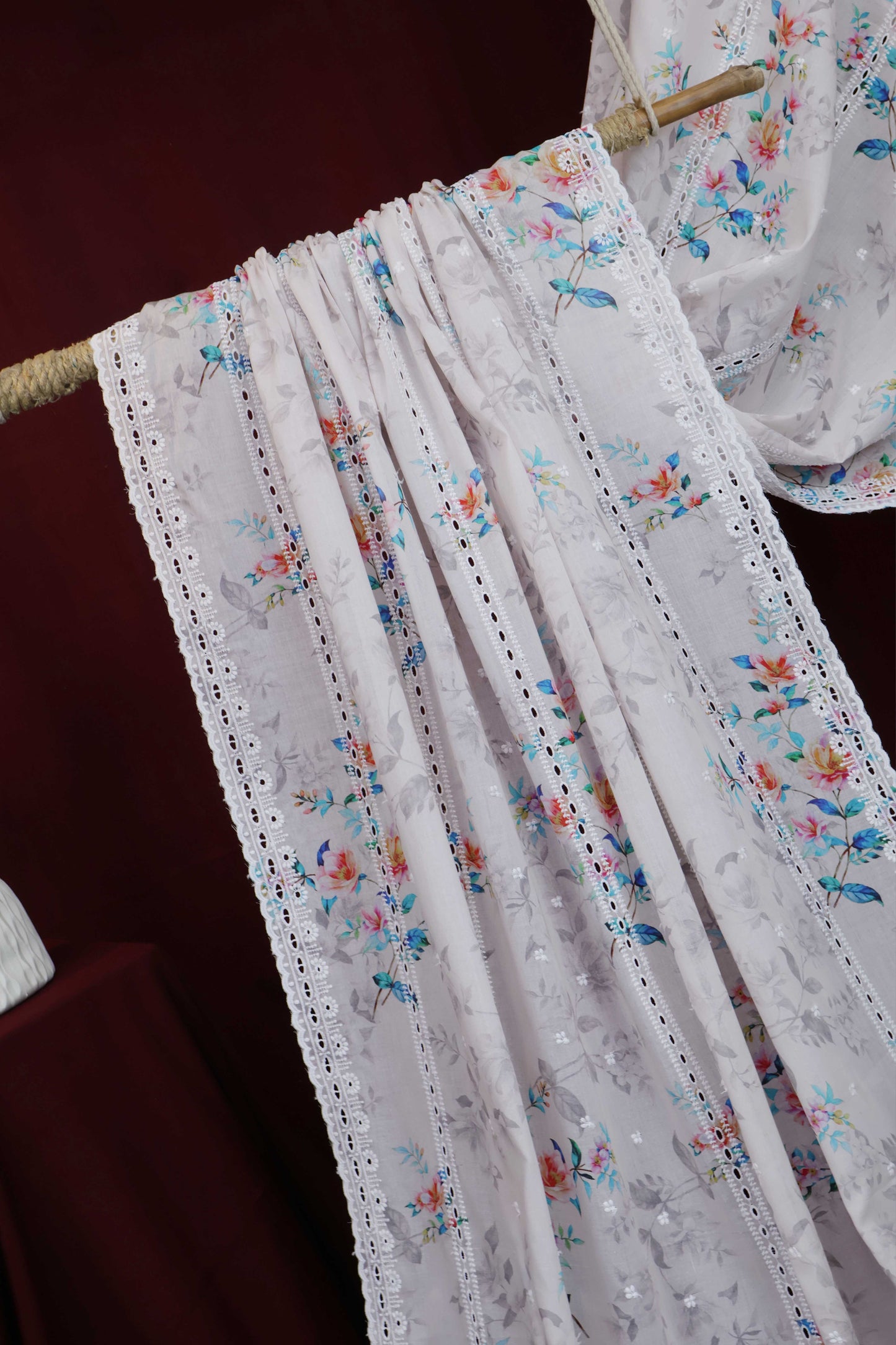 Embroidered Lawn Shawl LSST09