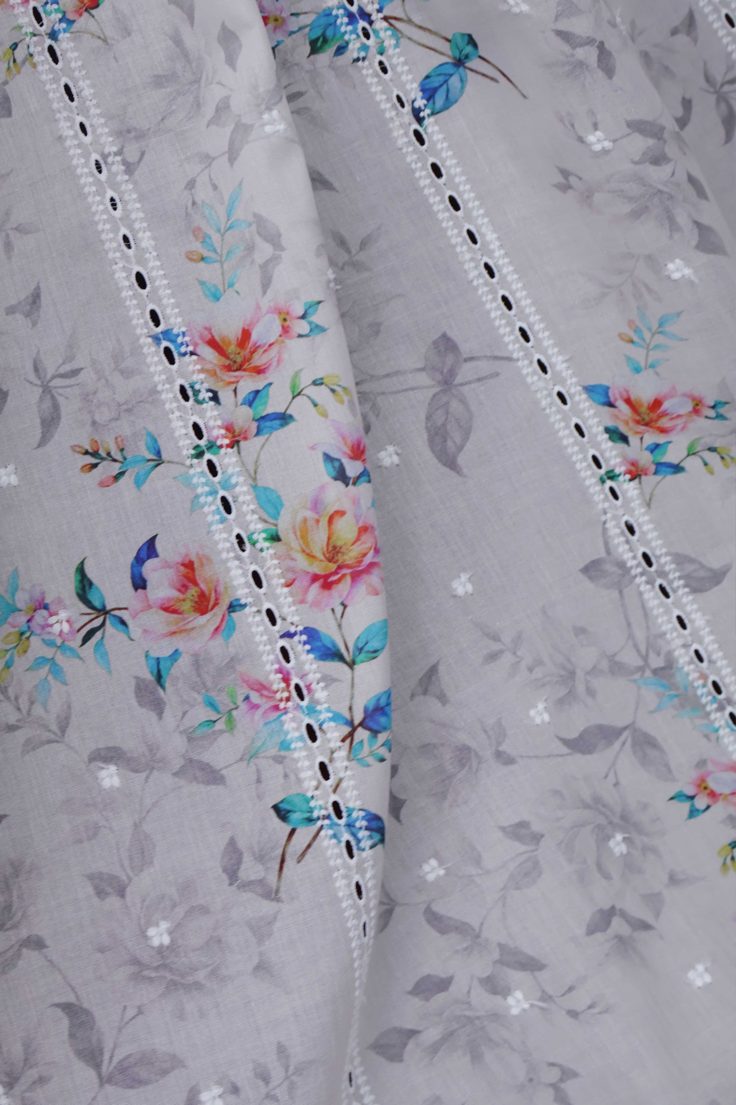 Embroidered Lawn Shawl LSST09