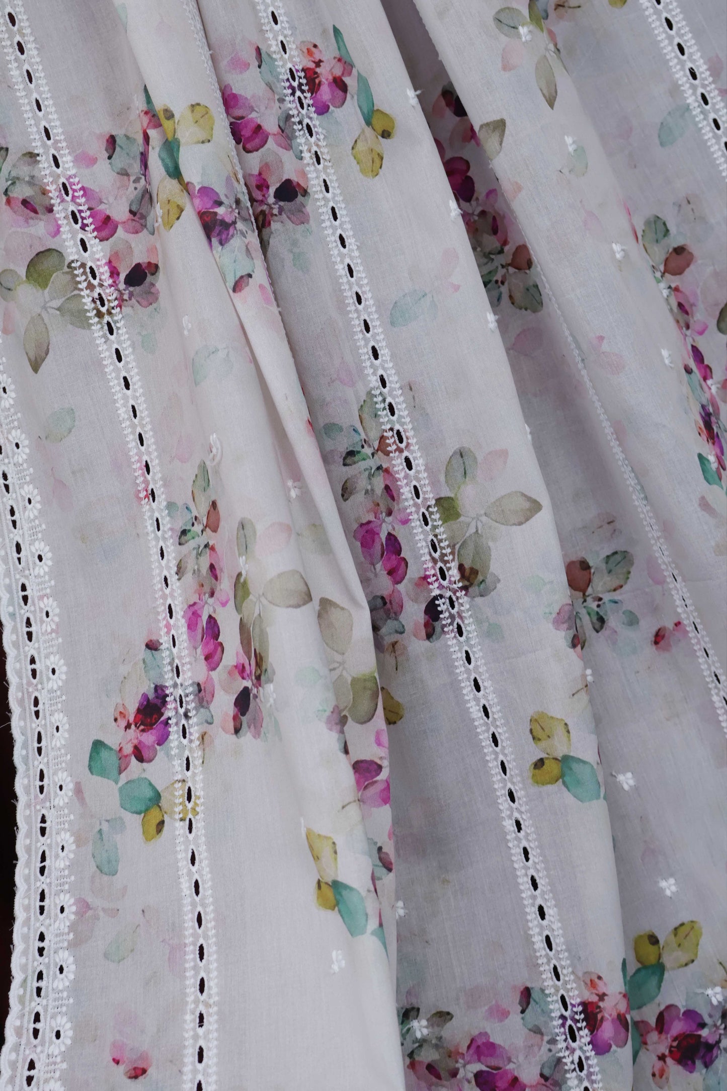 Embroidered Lawn Shawl LSST24
