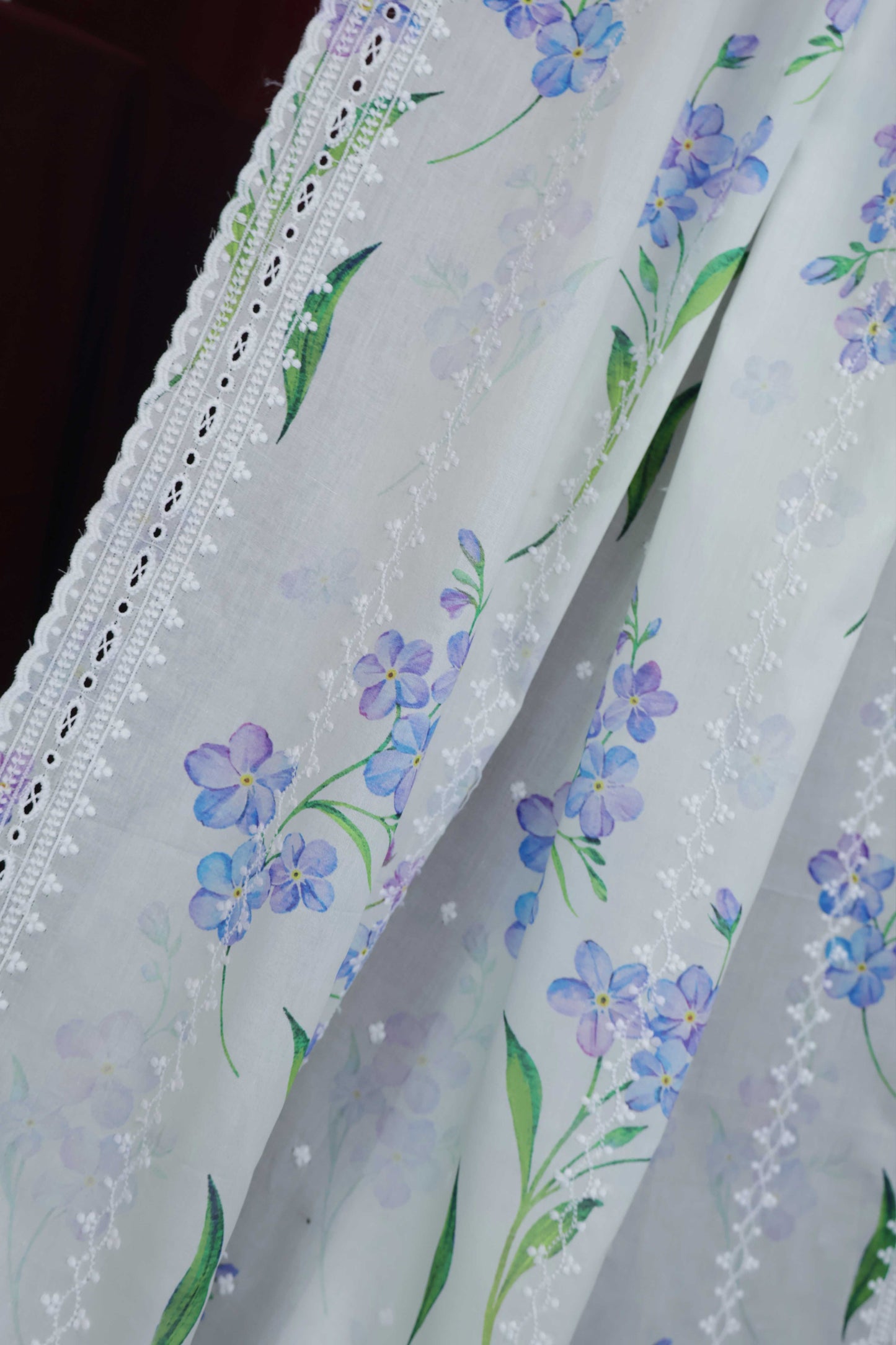 Embroidered Lawn Shawl LSST36
