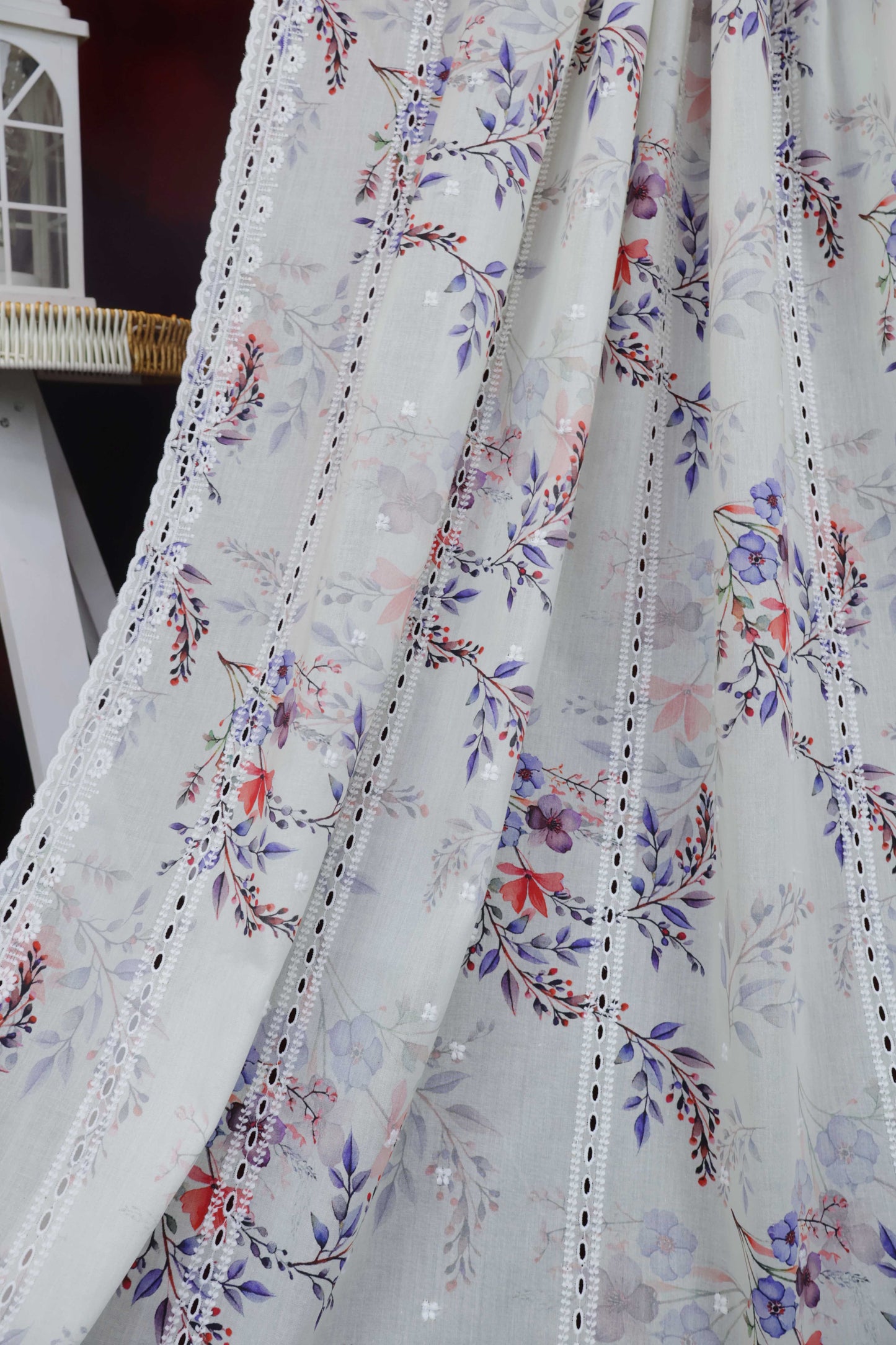 Embroidered Lawn Shawl LSST08